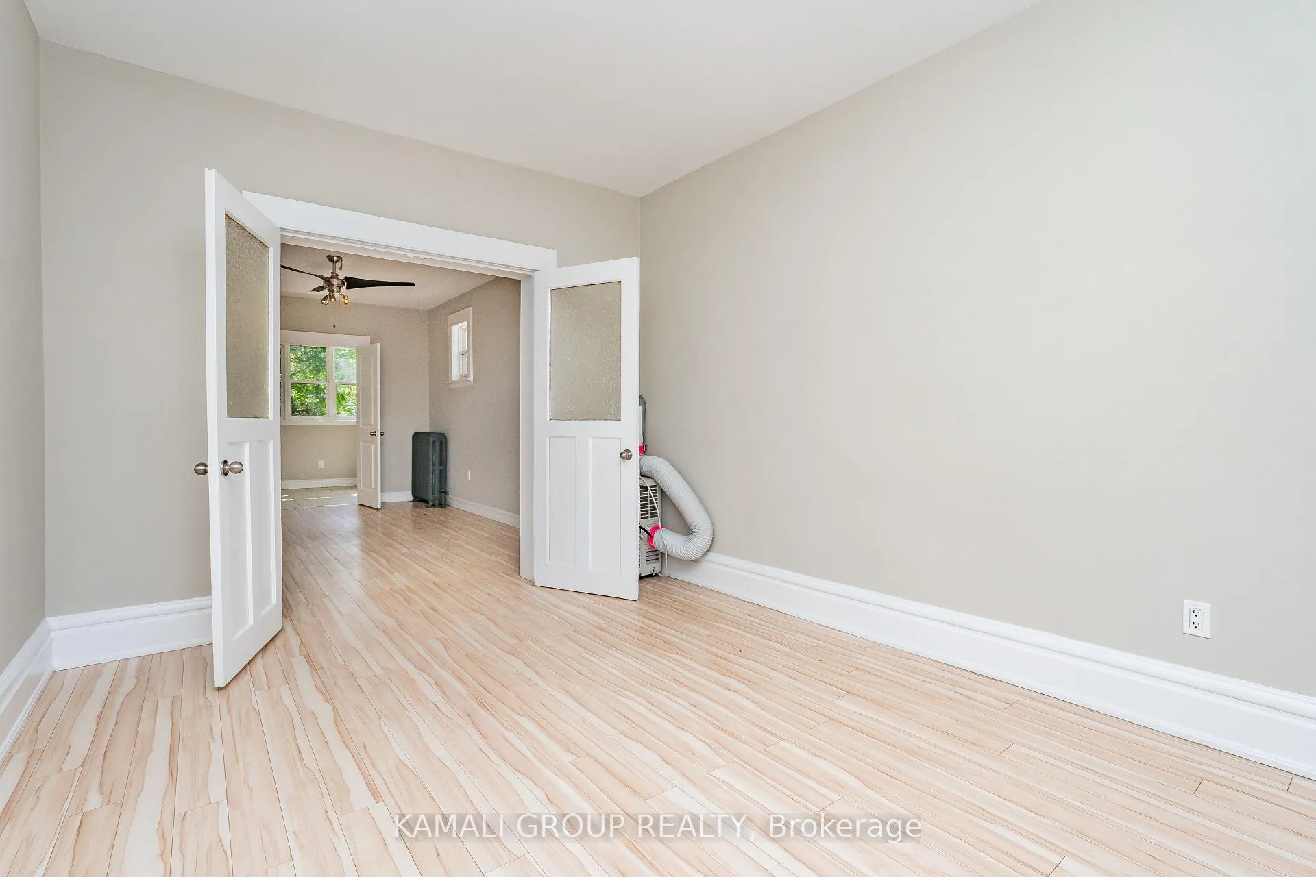 Photo 15 of Unit MAIN, 25 Spadina Avenue, Hamilton, Stipley — HOMEH