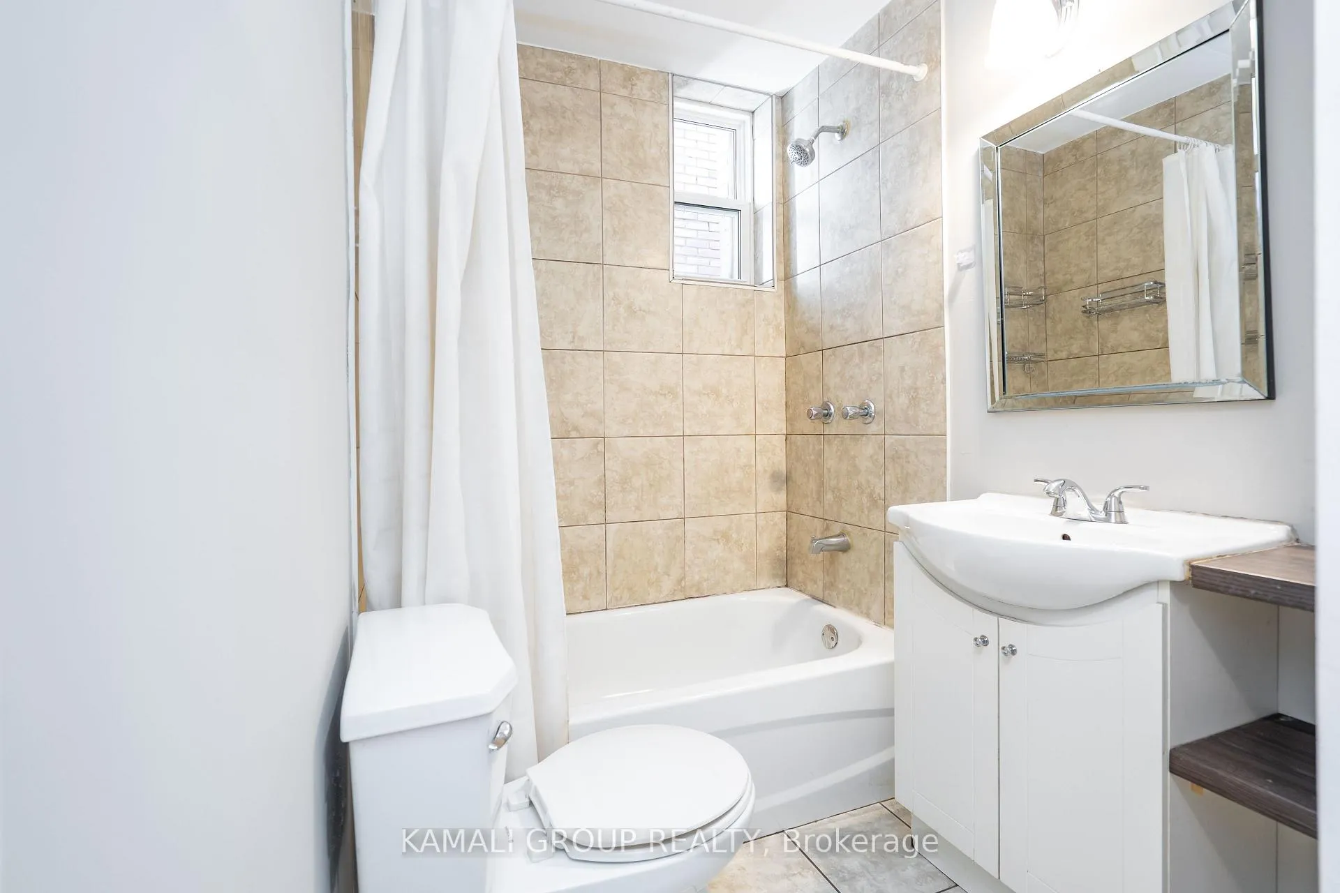Photo 16 of Unit MAIN, 25 Spadina Avenue, Hamilton, Stipley — HOMEH