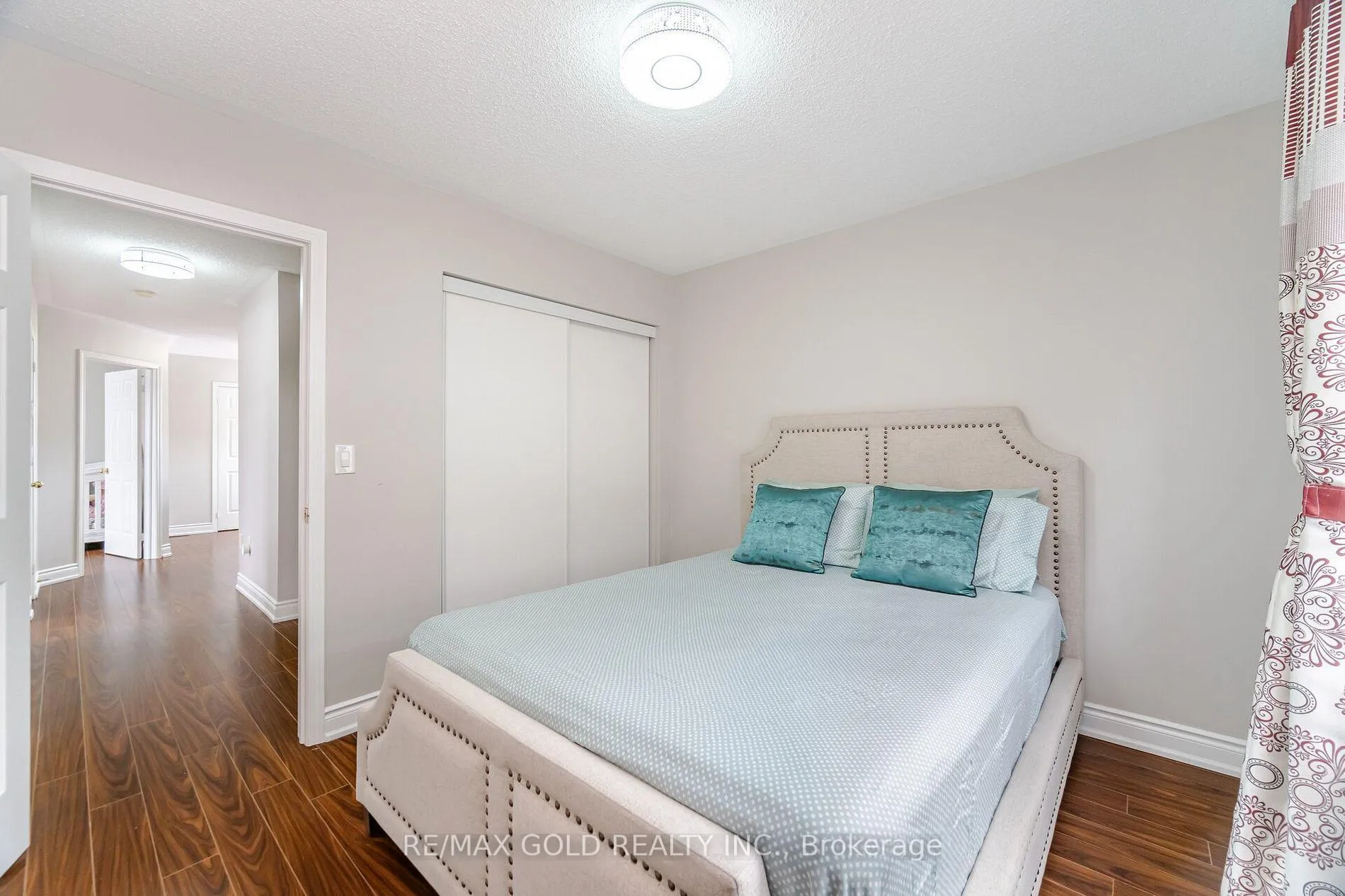 Photo 25 of 8 Upshall Drive, Brampton, Vales of Castlemore — HOMEH