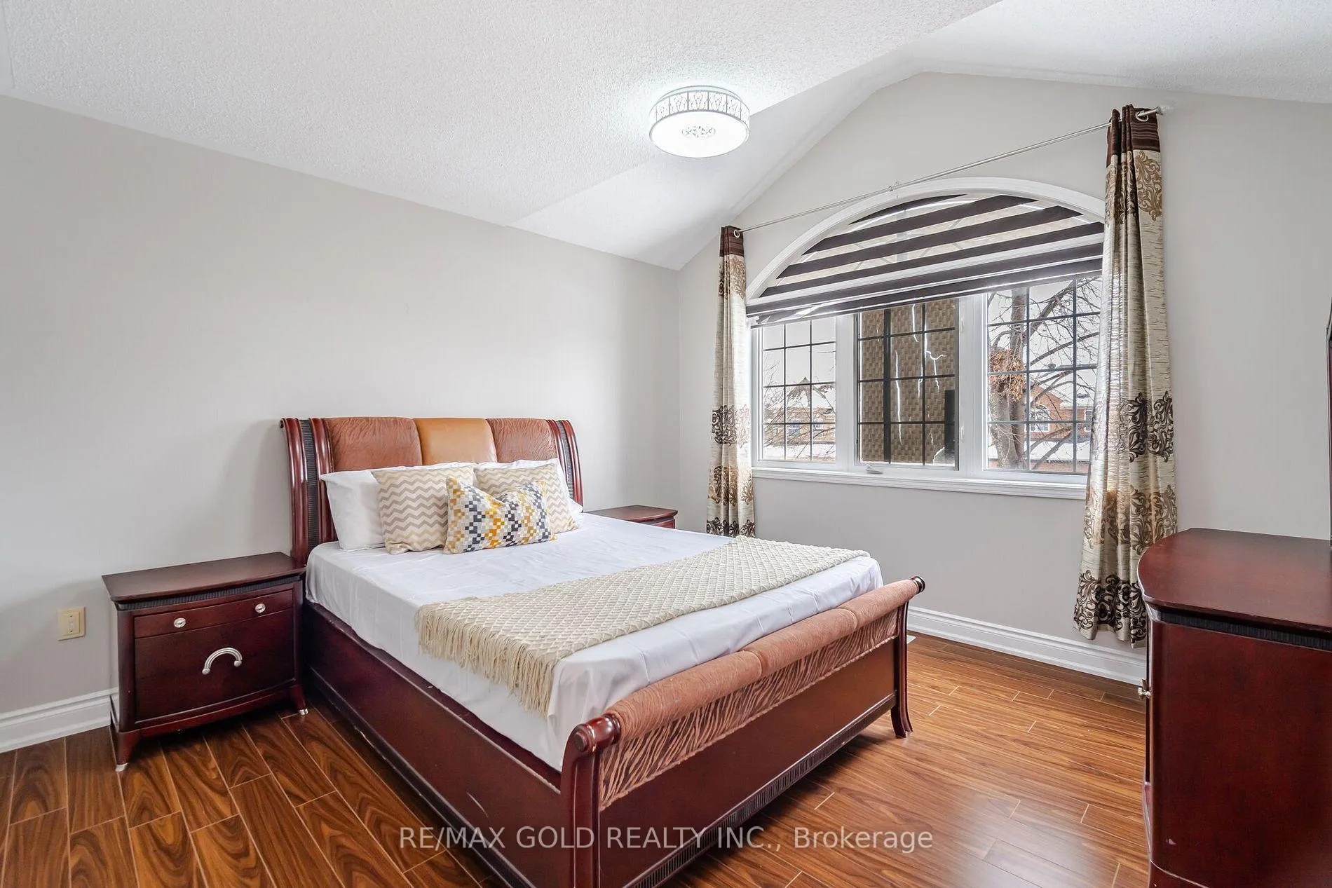 Photo 27 of 8 Upshall Drive, Brampton, Vales of Castlemore — HOMEH
