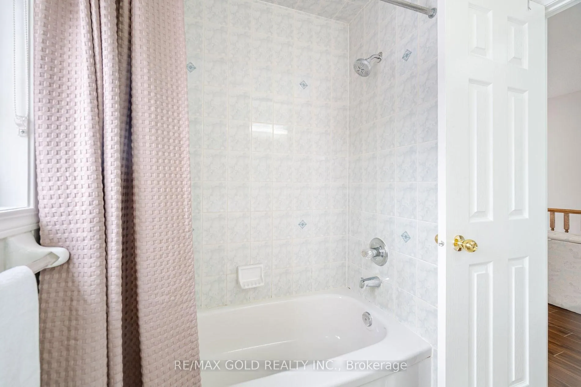 Photo 29 of 8 Upshall Drive, Brampton, Vales of Castlemore — HOMEH