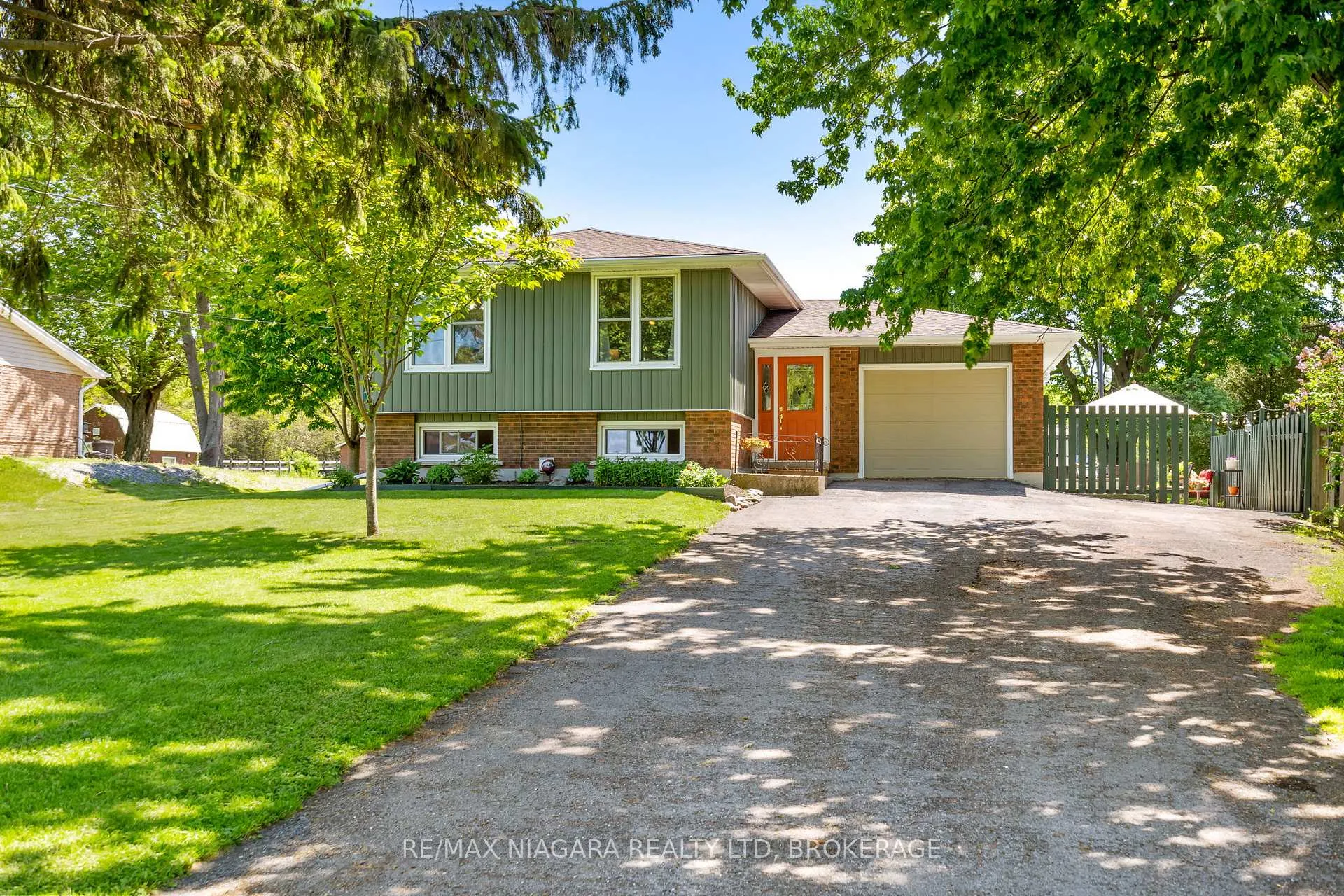 Photo 3 of 11611 Burnaby Road, Wainfleet, Lakeshore — HOMEH