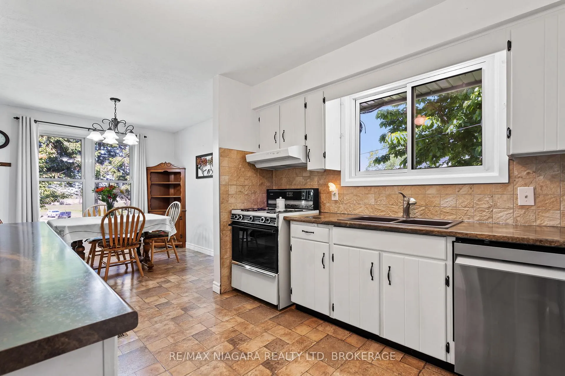 Photo 12 of 11611 Burnaby Road, Wainfleet, Lakeshore — HOMEH