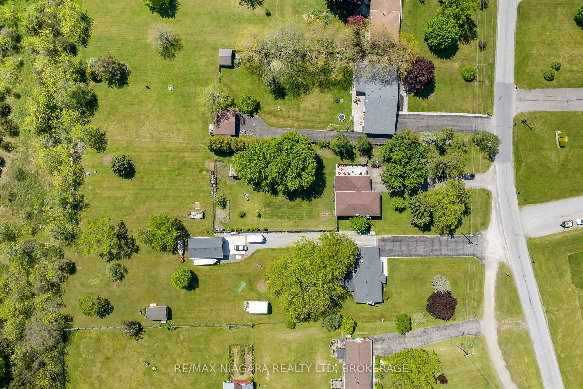 Photo 37 of 11611 Burnaby Road, Wainfleet, Lakeshore — HOMEH