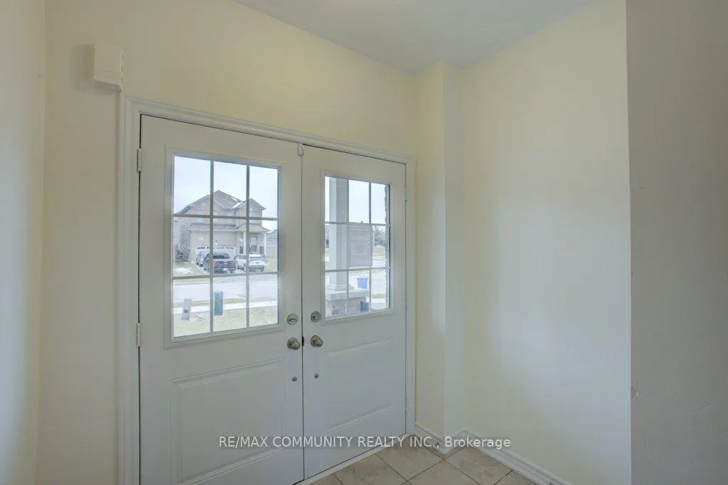Photo 5 of 299 Ridley Crescent, Southgate — HOMEH