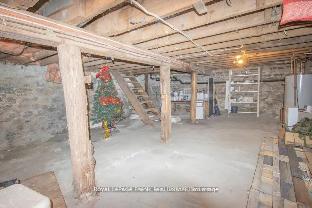 Photo 42 of 49 Main Street, Kawartha Lakes, Bobcaygeon — HOMEH