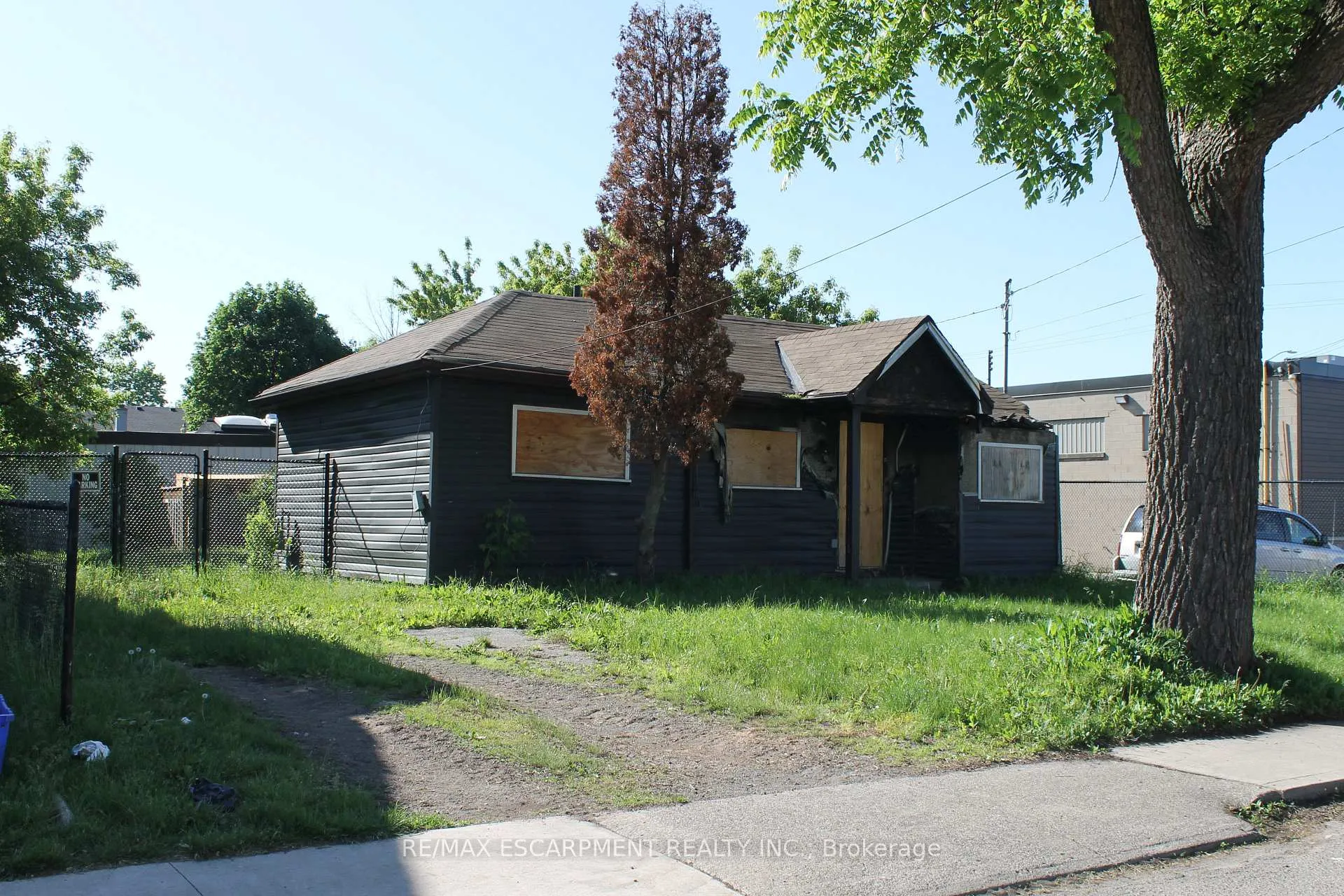 Photo 1 of 127 Robins Avenue, Hamilton, Crown Point — HOMEH
