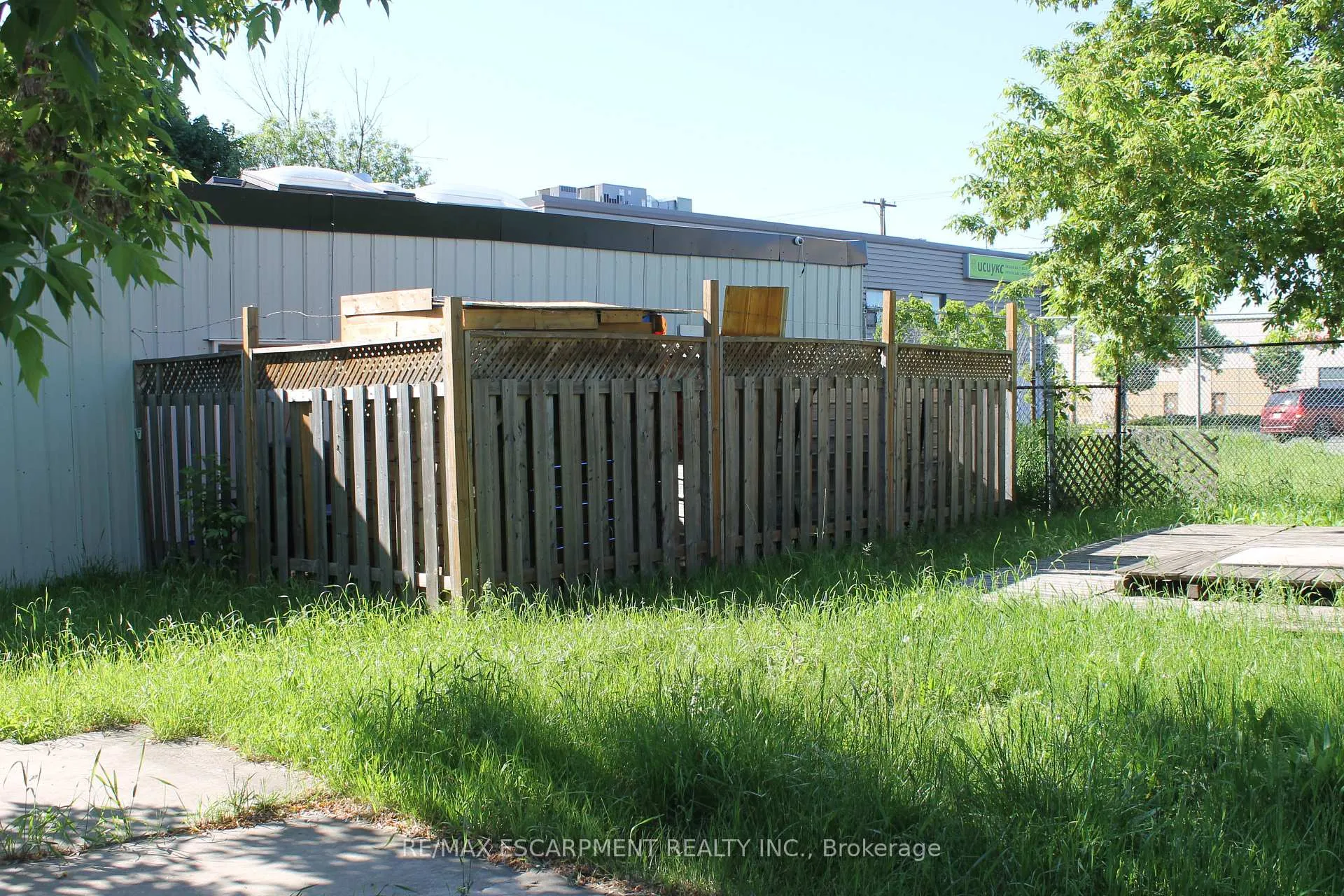 Photo 5 of 127 Robins Avenue, Hamilton, Crown Point — HOMEH