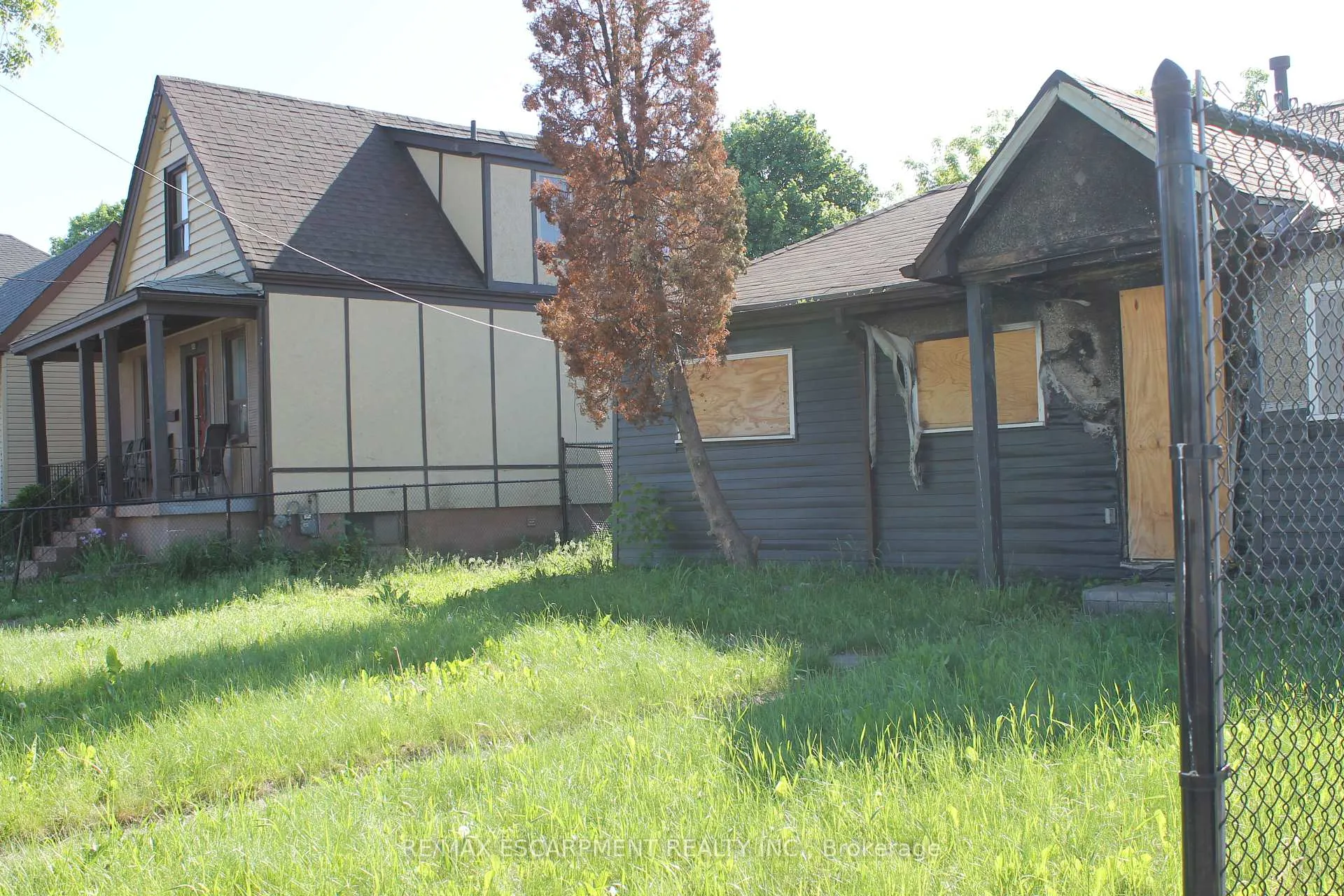 Photo 11 of 127 Robins Avenue, Hamilton, Crown Point — HOMEH