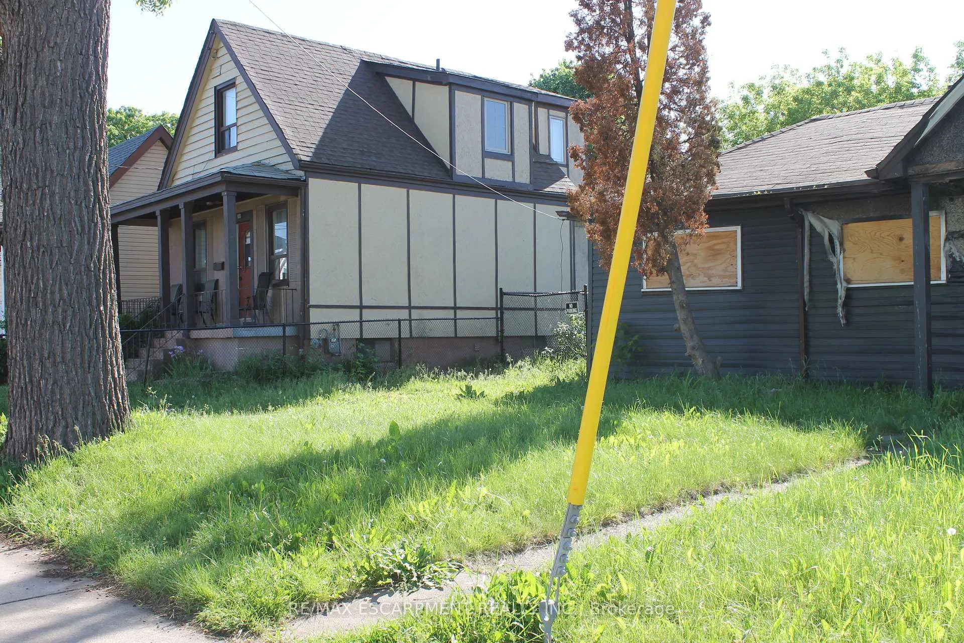 Photo 12 of 127 Robins Avenue, Hamilton, Crown Point — HOMEH