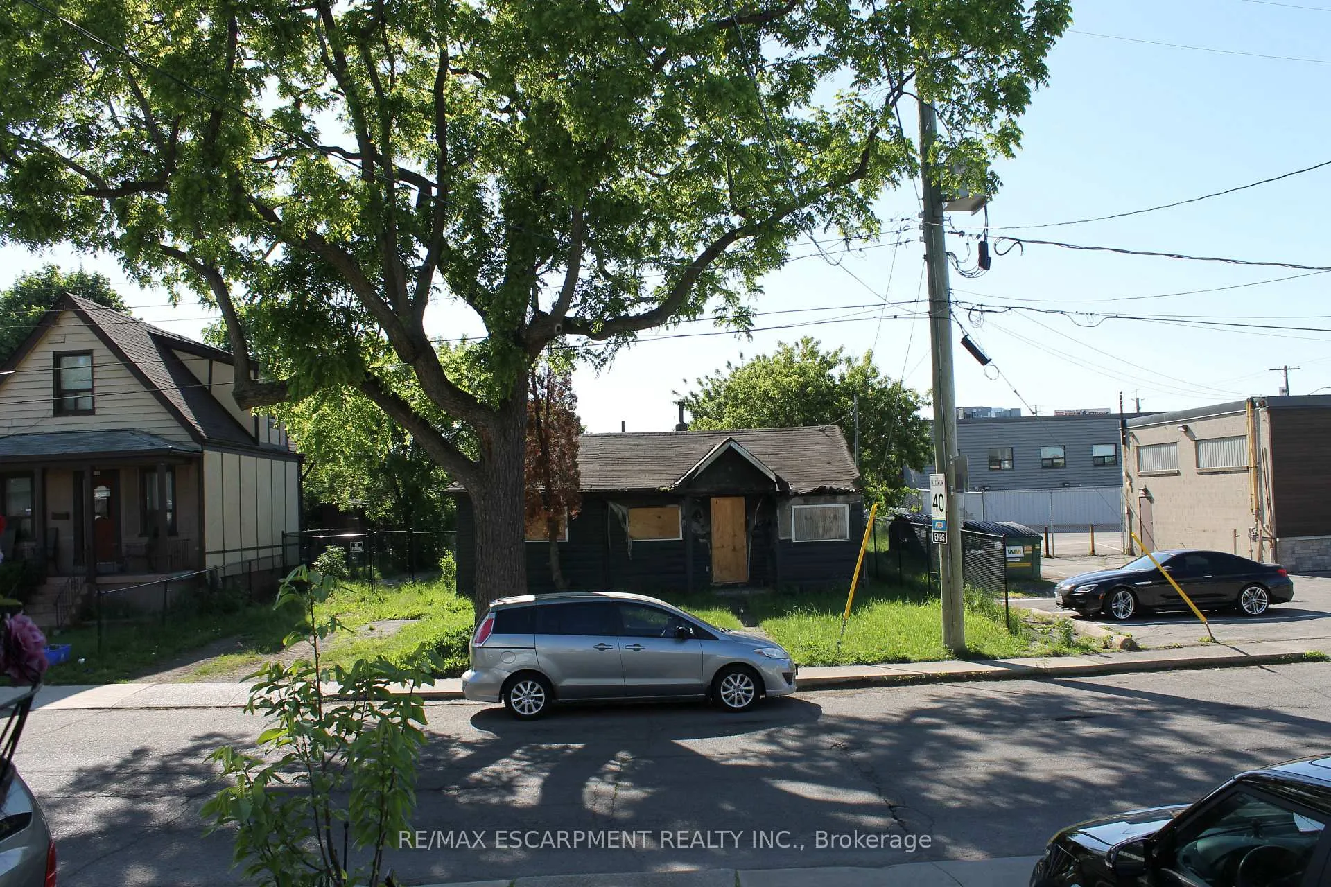 Photo 13 of 127 Robins Avenue, Hamilton, Crown Point — HOMEH