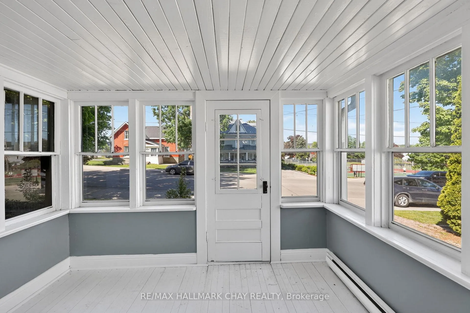 Photo 4 of 23 Maria Street, Penetanguishene — HOMEH