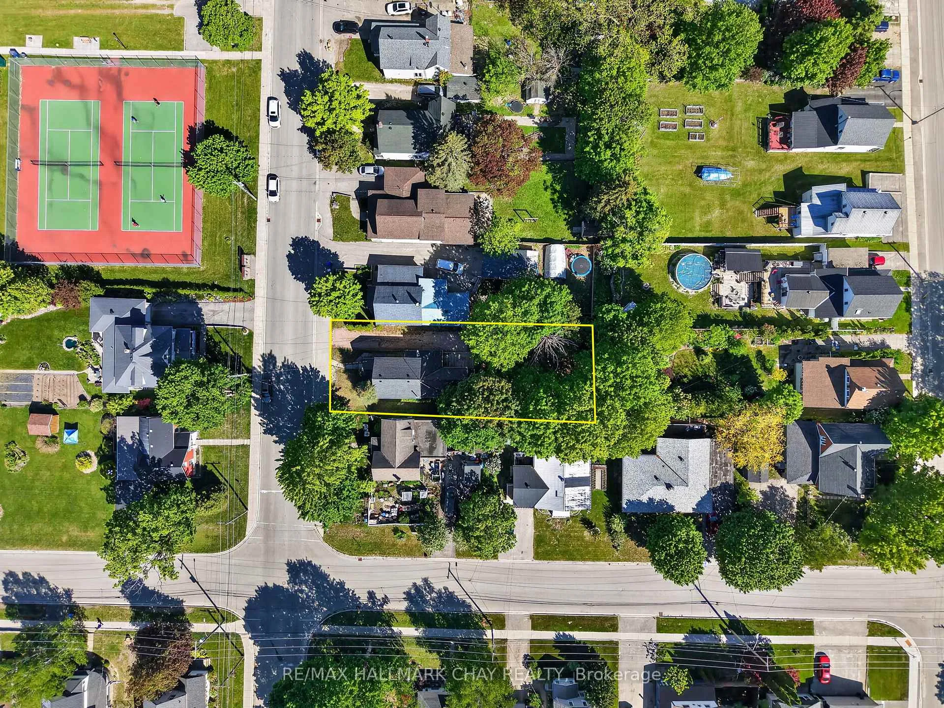 Photo 18 of 23 Maria Street, Penetanguishene — HOMEH