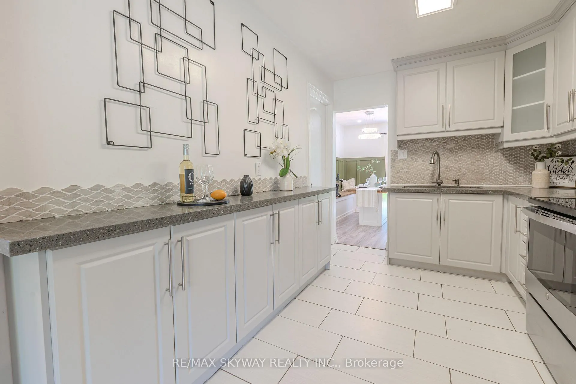 Photo 11 of 5328 Houck Drive, Niagara Falls, Cherrywood — HOMEH