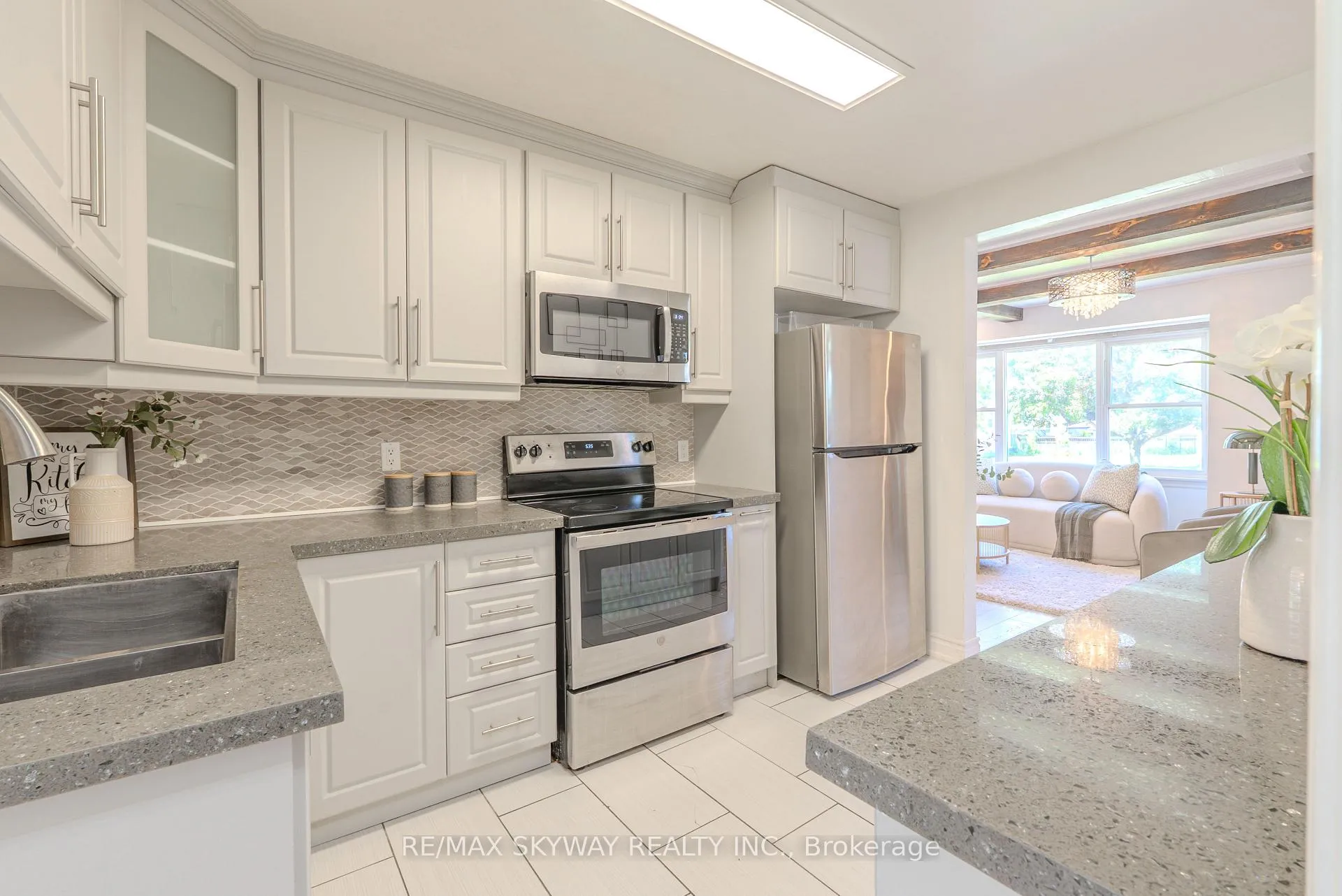 Photo 12 of 5328 Houck Drive, Niagara Falls, Cherrywood — HOMEH