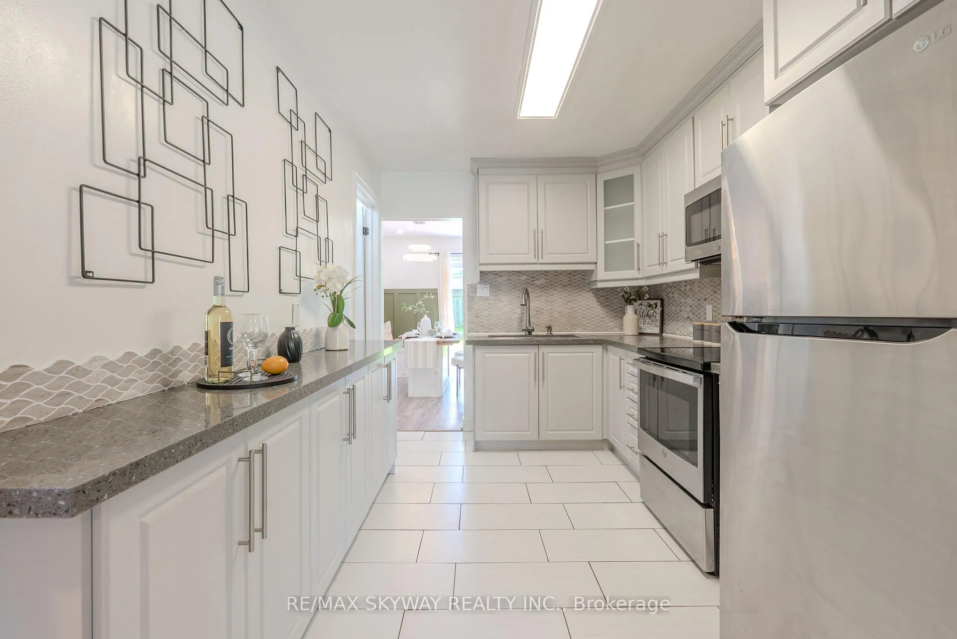 Photo 14 of 5328 Houck Drive, Niagara Falls, Cherrywood — HOMEH