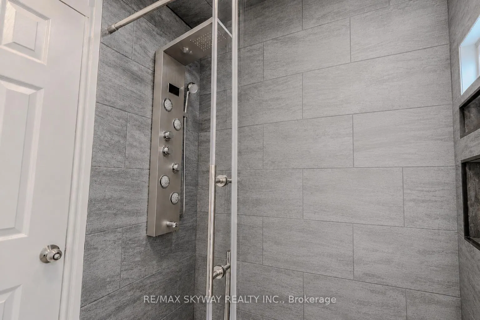 Photo 19 of 5328 Houck Drive, Niagara Falls, Cherrywood — HOMEH