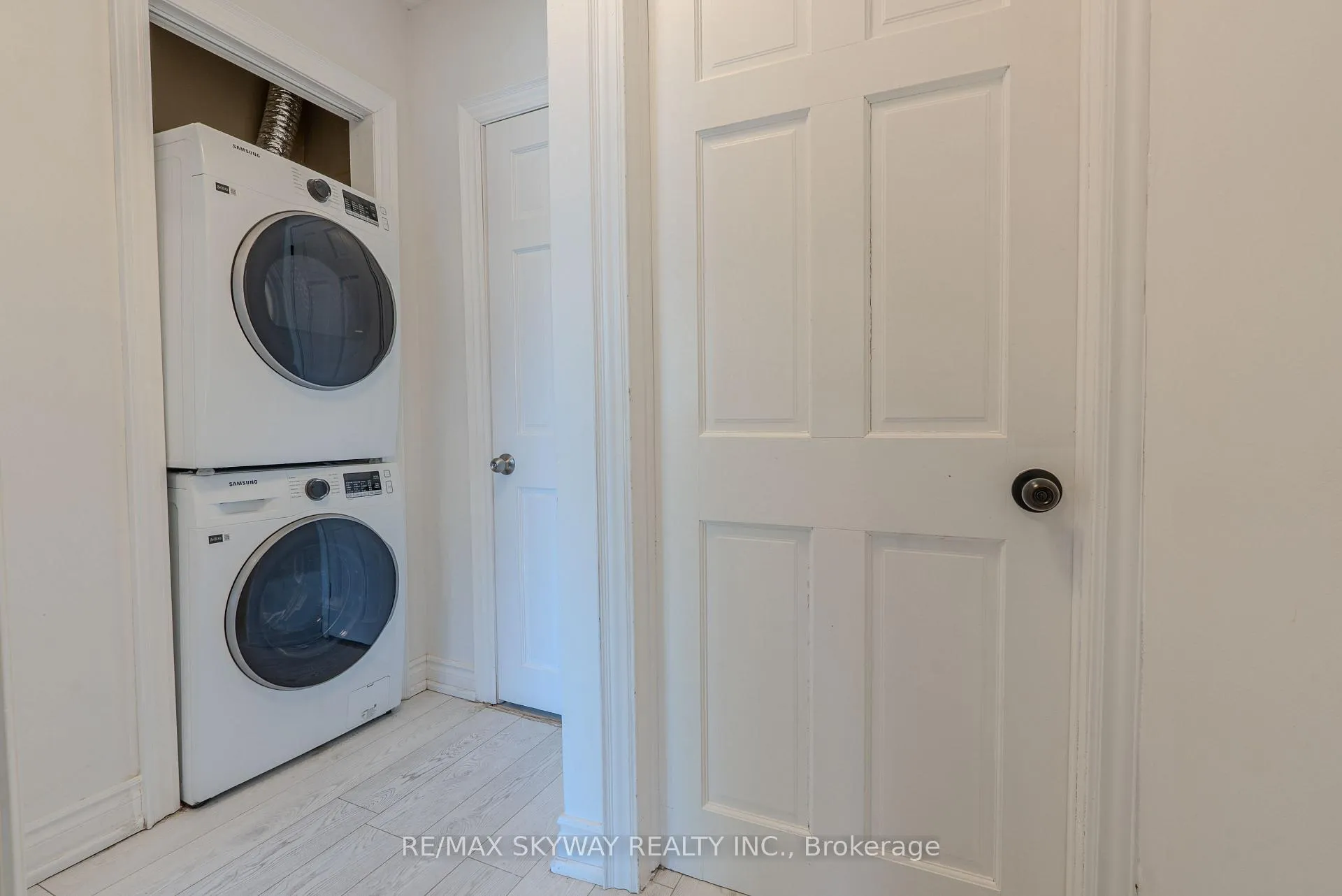 Photo 21 of 5328 Houck Drive, Niagara Falls, Cherrywood — HOMEH