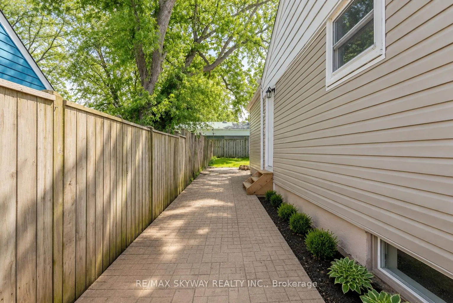 Photo 36 of 5328 Houck Drive, Niagara Falls, Cherrywood — HOMEH