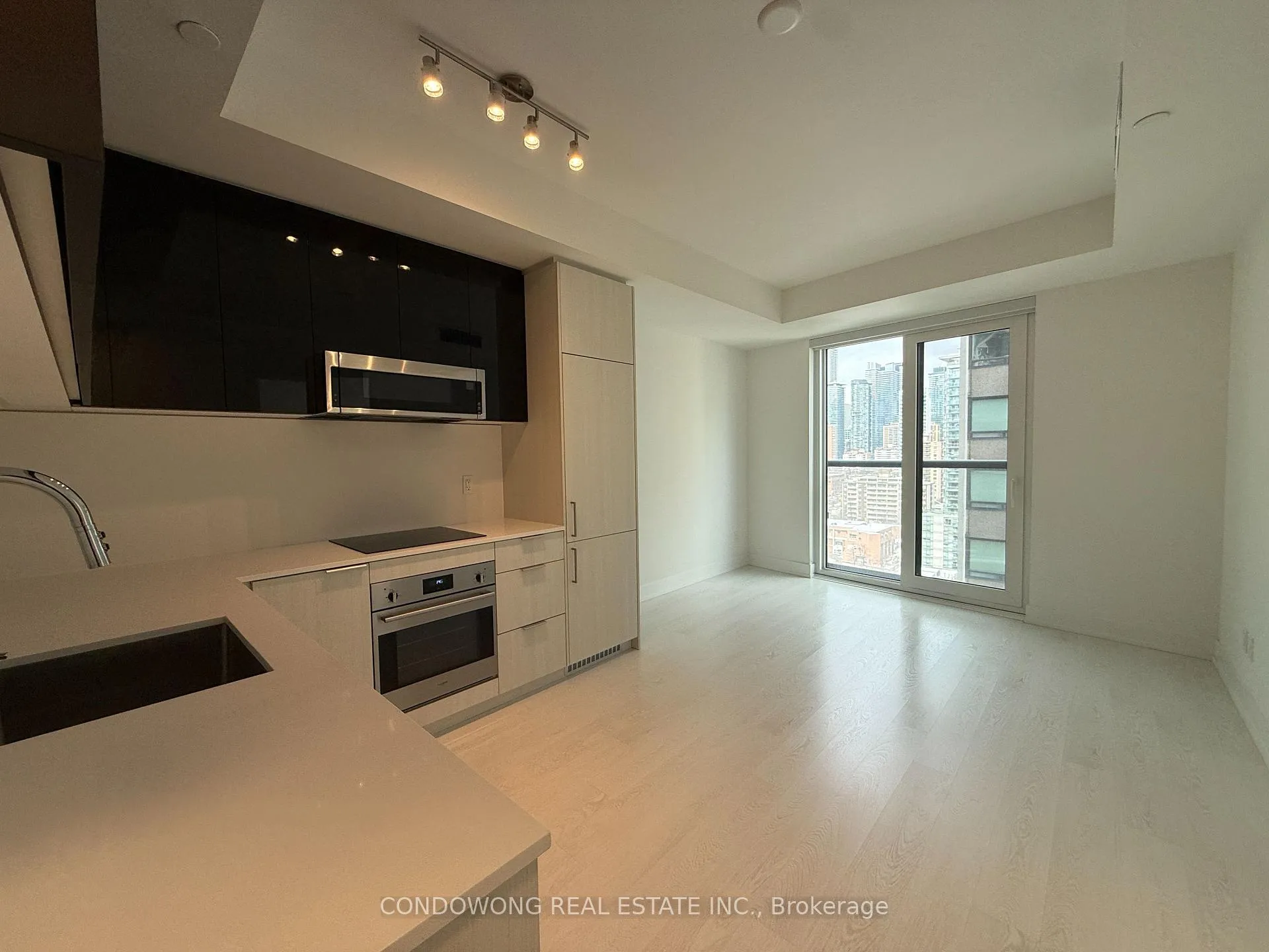 Front of Unit 1809, 308 Jarvis Street