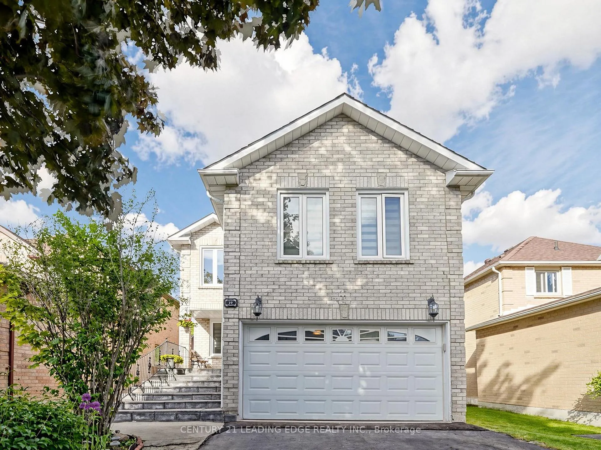 Front of 19 Deverill Crescent