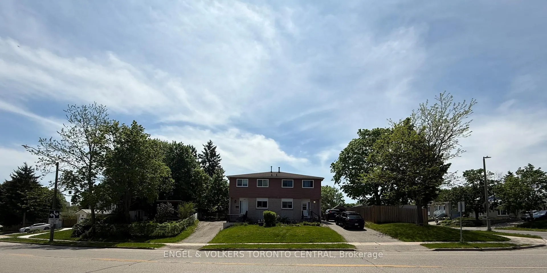 Photo of 689 College Avenue W