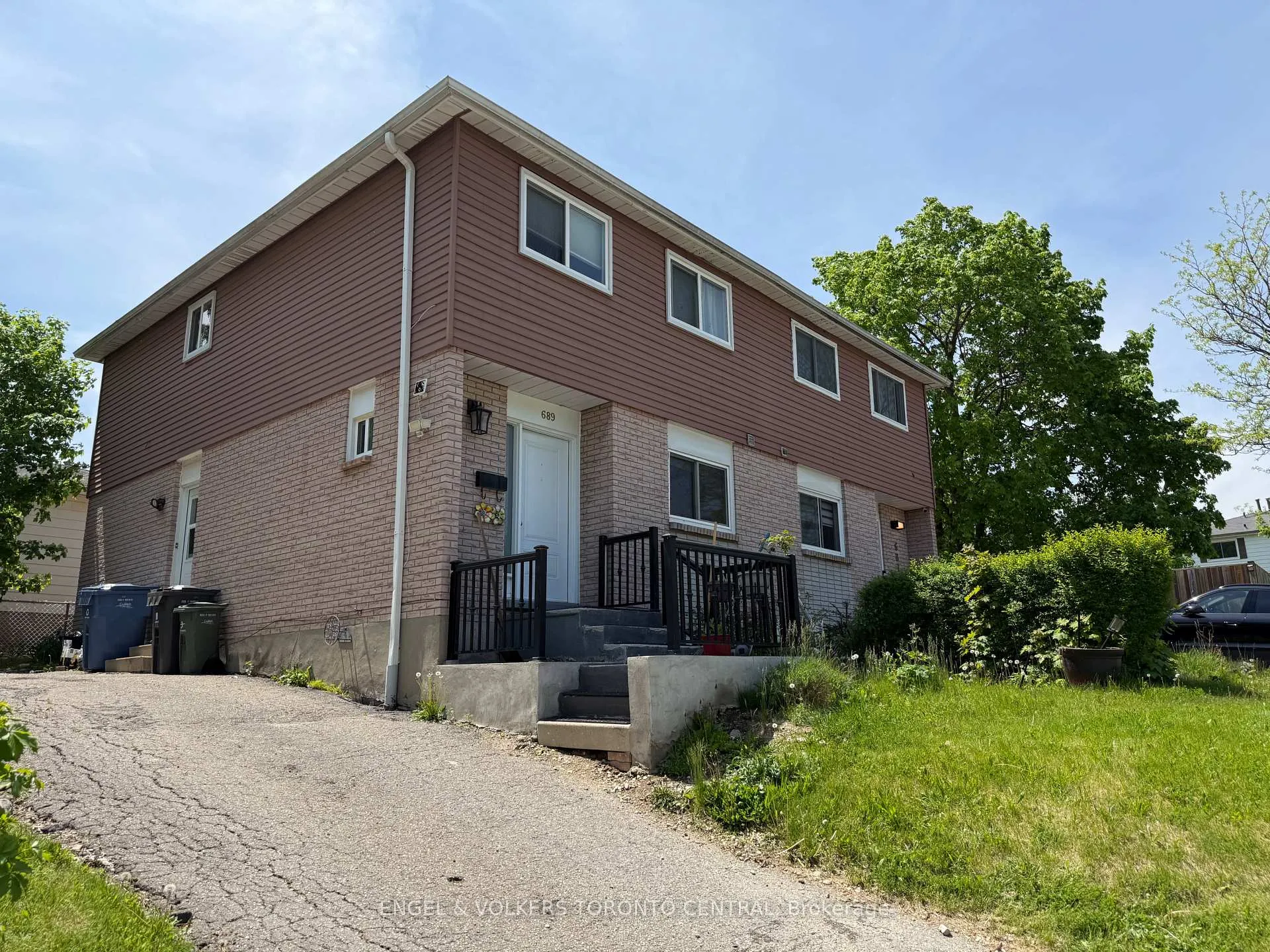 Photo 6 of 689 College Avenue W, Guelph, Dovercliffe Park/Old University — HOMEH