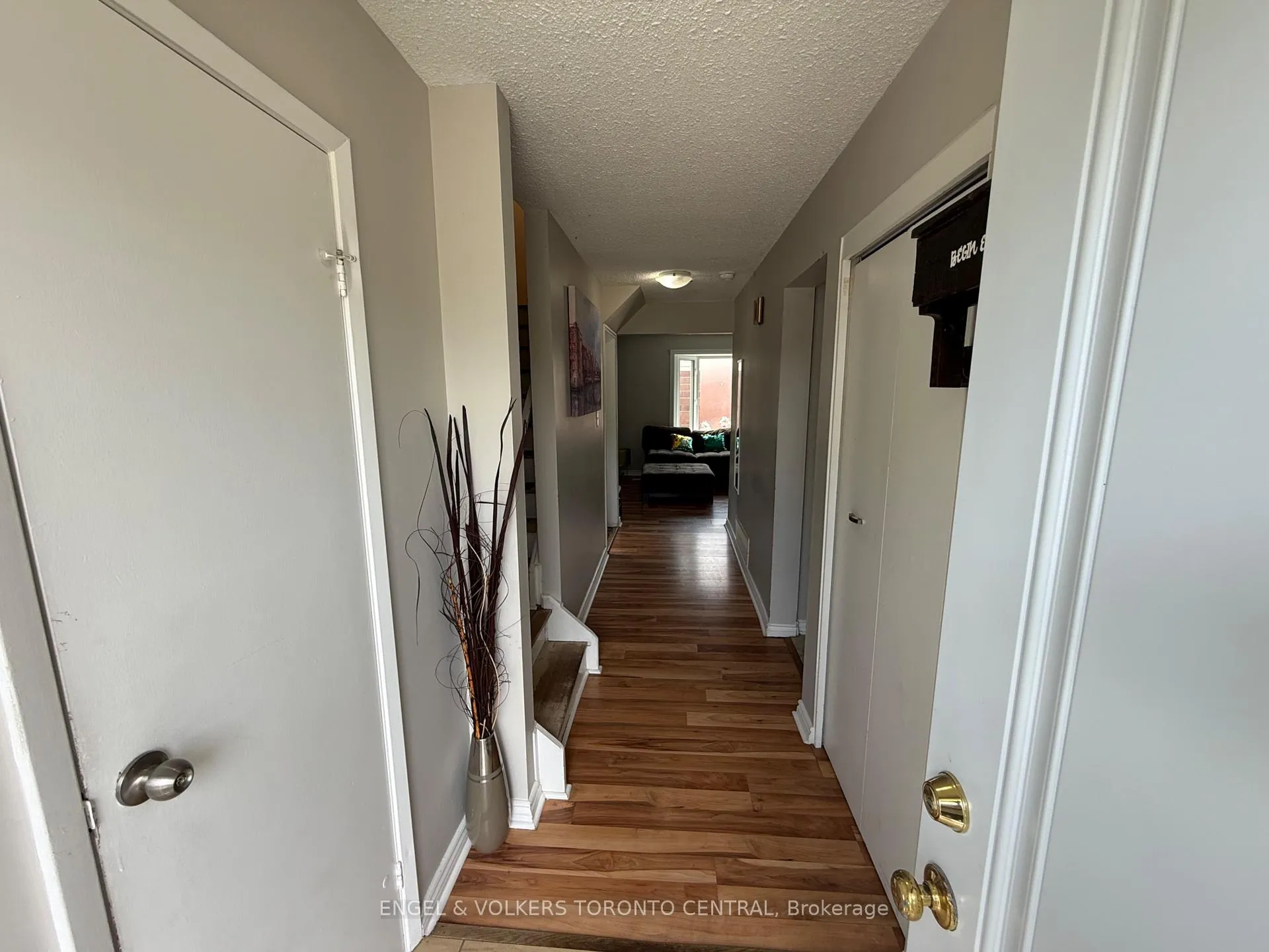 Photo 8 of 689 College Avenue W, Guelph, Dovercliffe Park/Old University — HOMEH