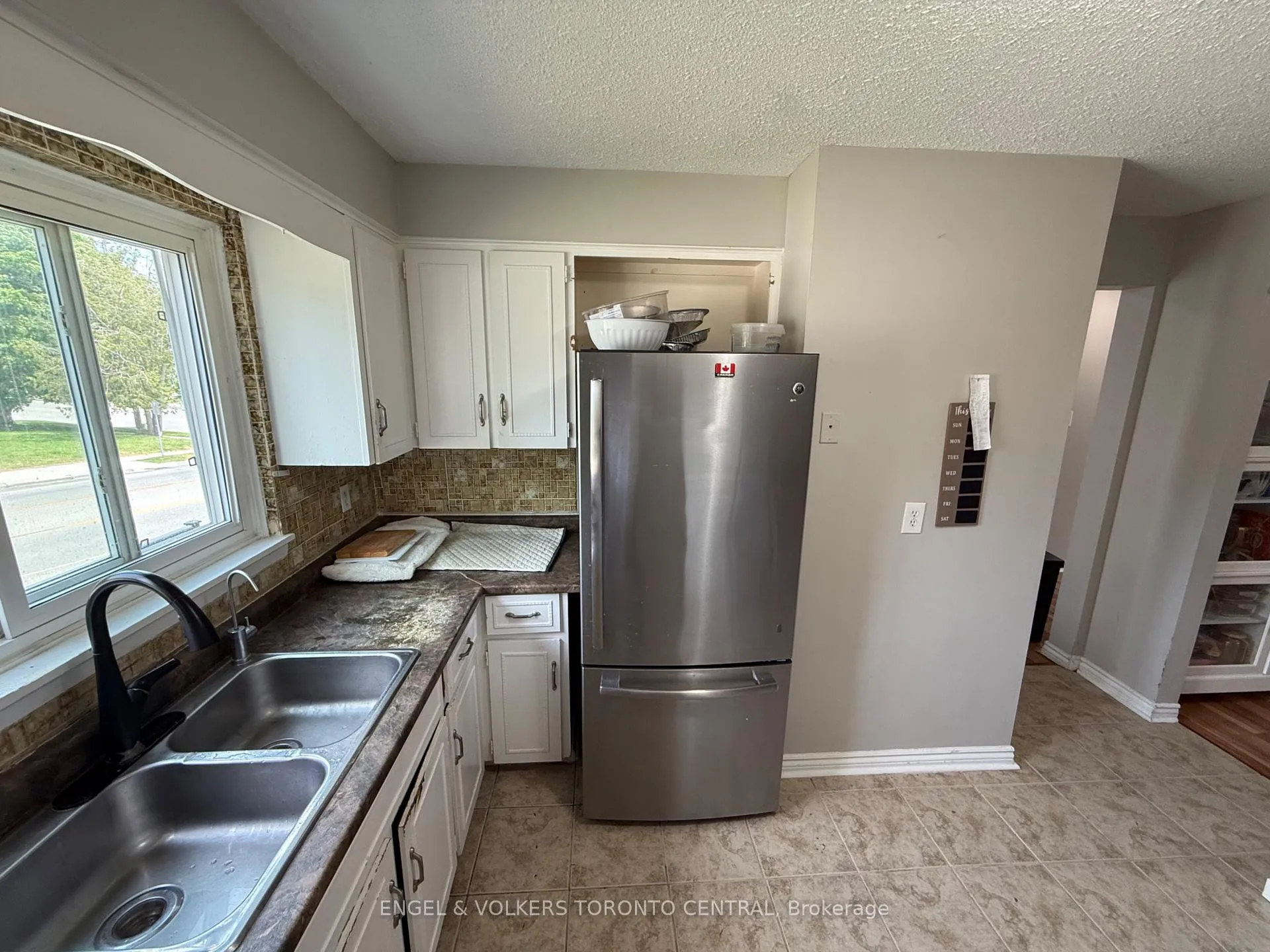 Photo 21 of 689 College Avenue W, Guelph, Dovercliffe Park/Old University — HOMEH
