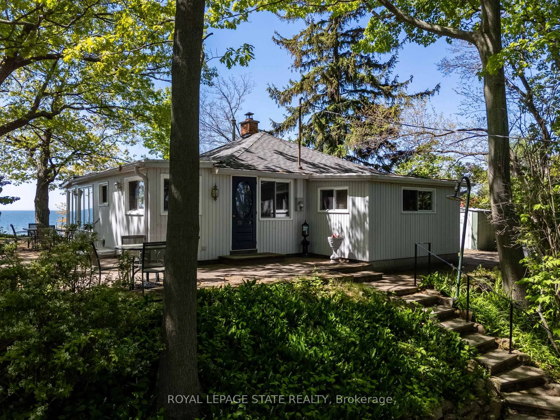 Photo of 689 Sandy Bay Road