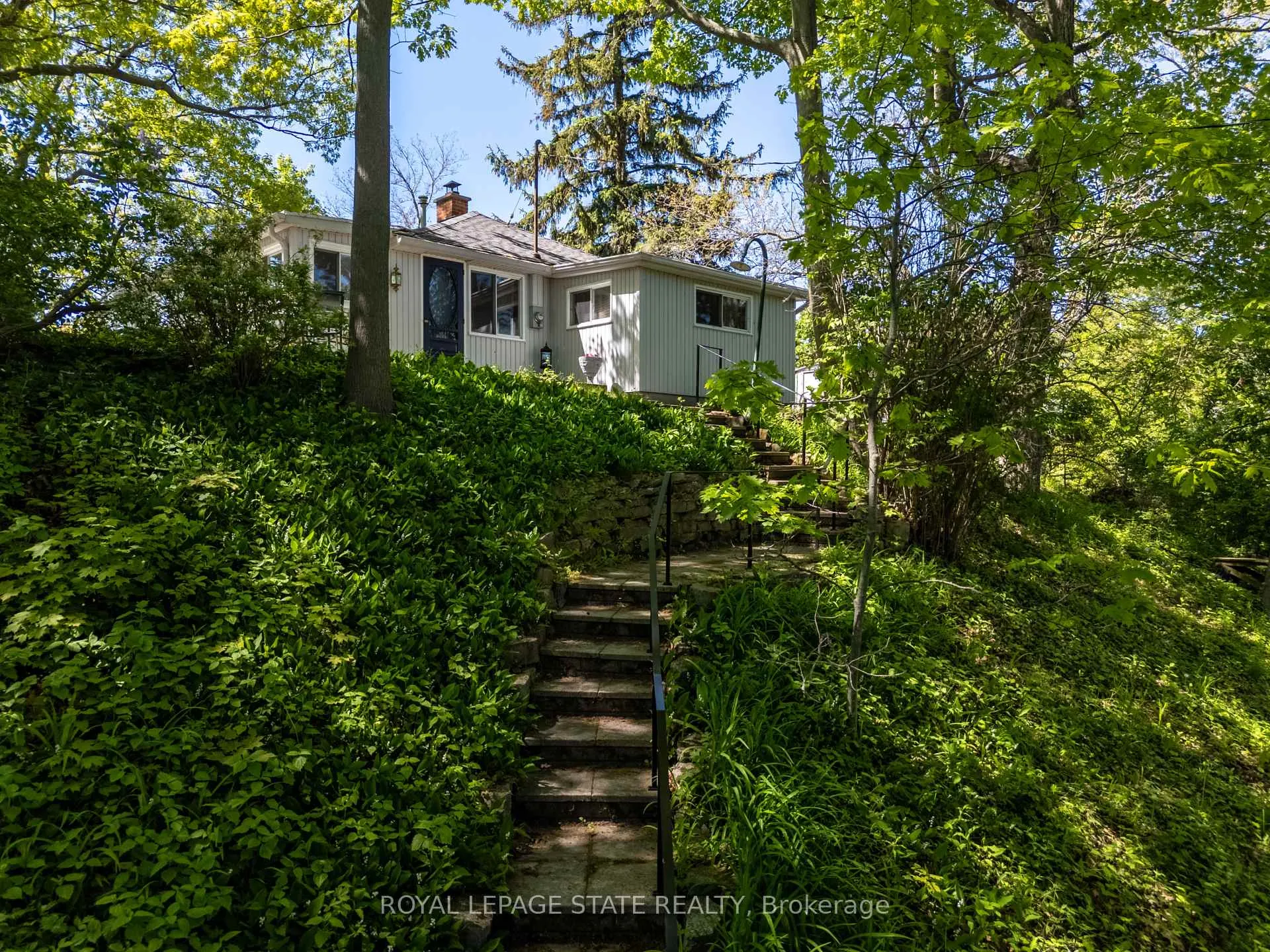 Photo 4 of 689 Sandy Bay Road, Haldimand, Dunnville — HOMEH