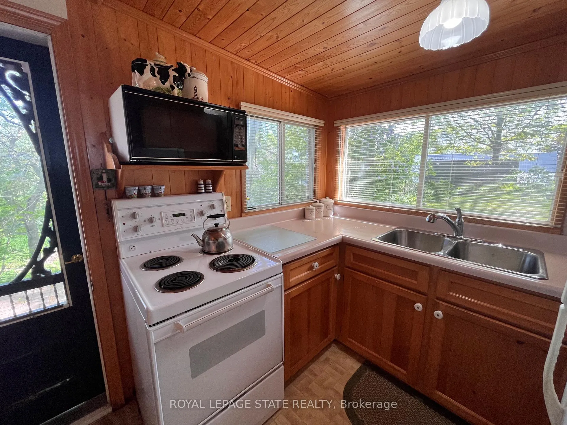 Photo 14 of 689 Sandy Bay Road, Haldimand, Dunnville — HOMEH