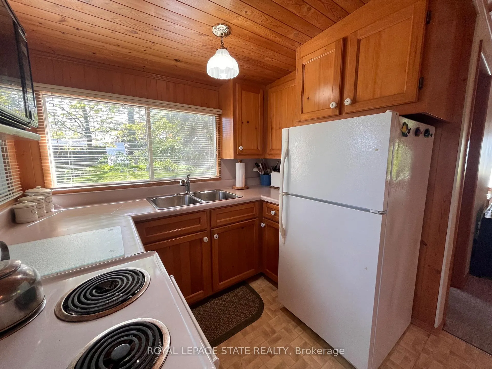 Photo 16 of 689 Sandy Bay Road, Haldimand, Dunnville — HOMEH