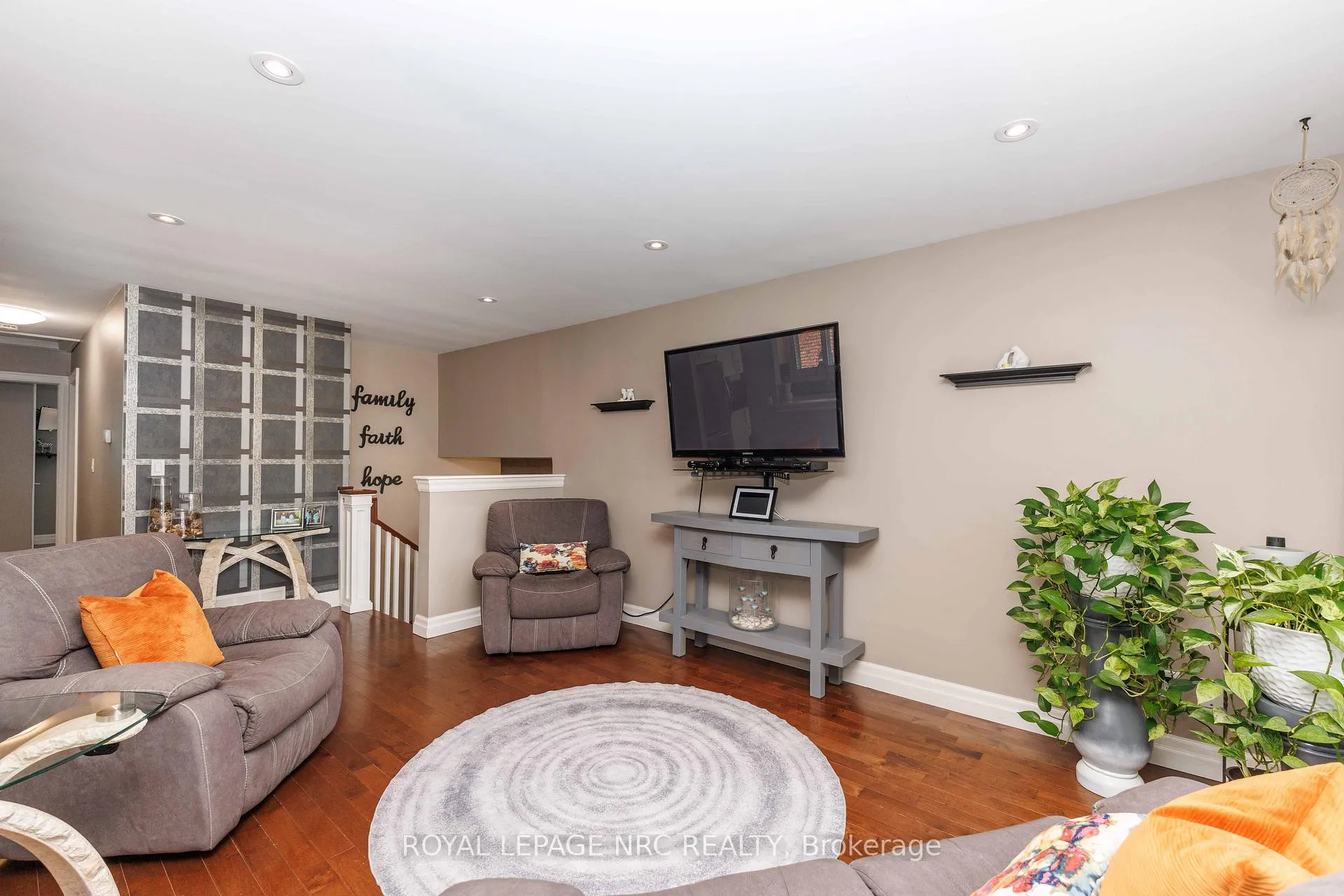 Photo 5 of 7 Stephen Street, St. Catharines, Lakeport — HOMEH