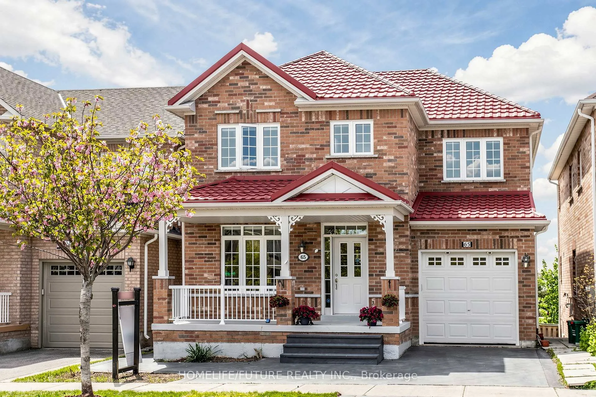 Photo 3 of 65 Maple Ridge Crescent, Markham, Greensborough — HOMEH