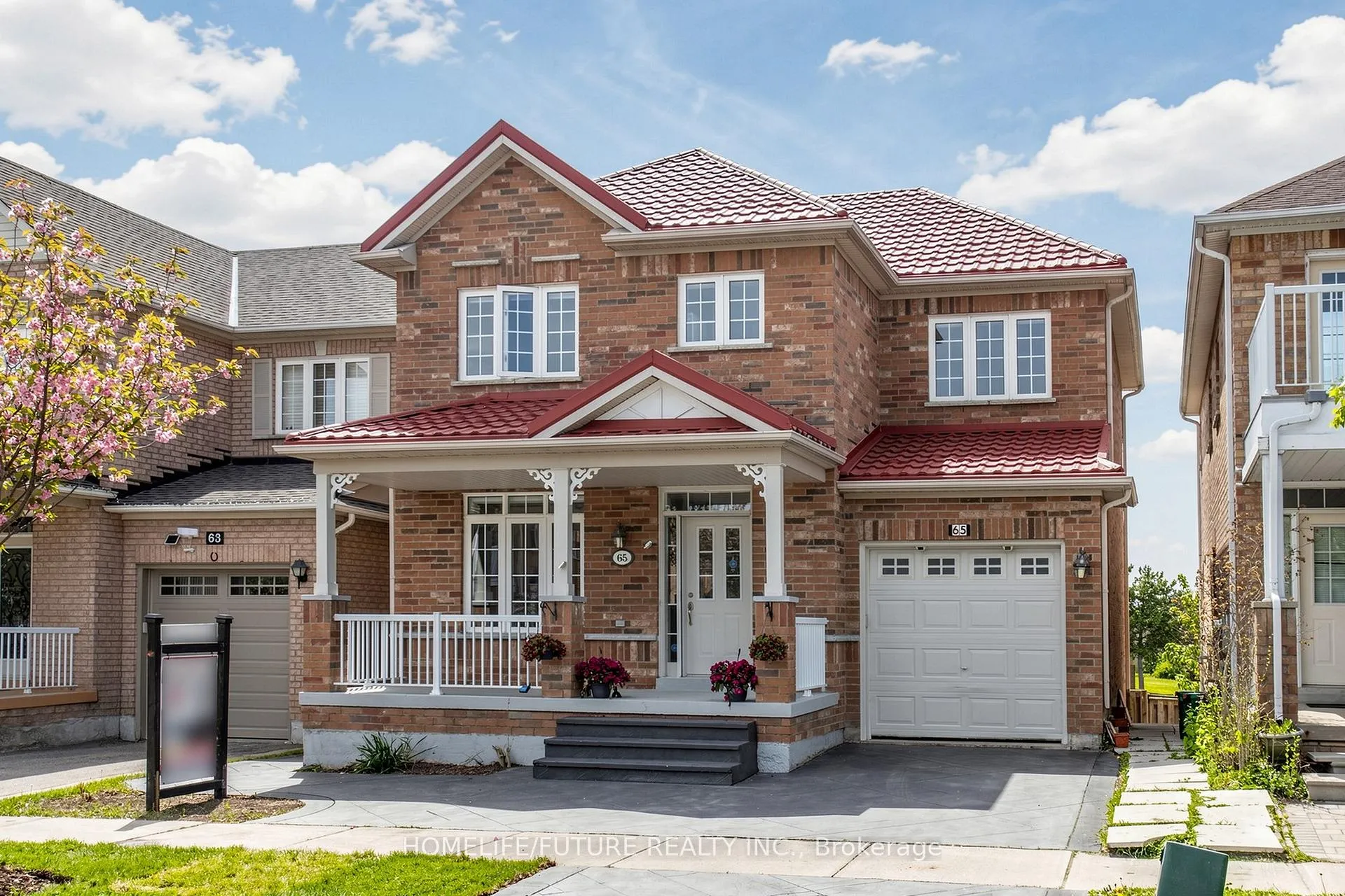 Photo 4 of 65 Maple Ridge Crescent, Markham, Greensborough — HOMEH