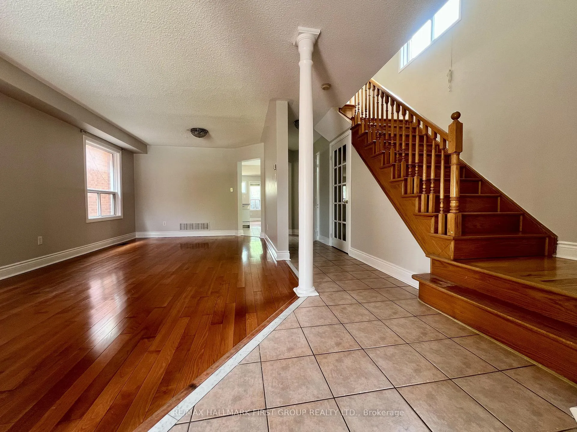 Photo 5 of 101 Booth Crescent, Ajax, Central — HOMEH
