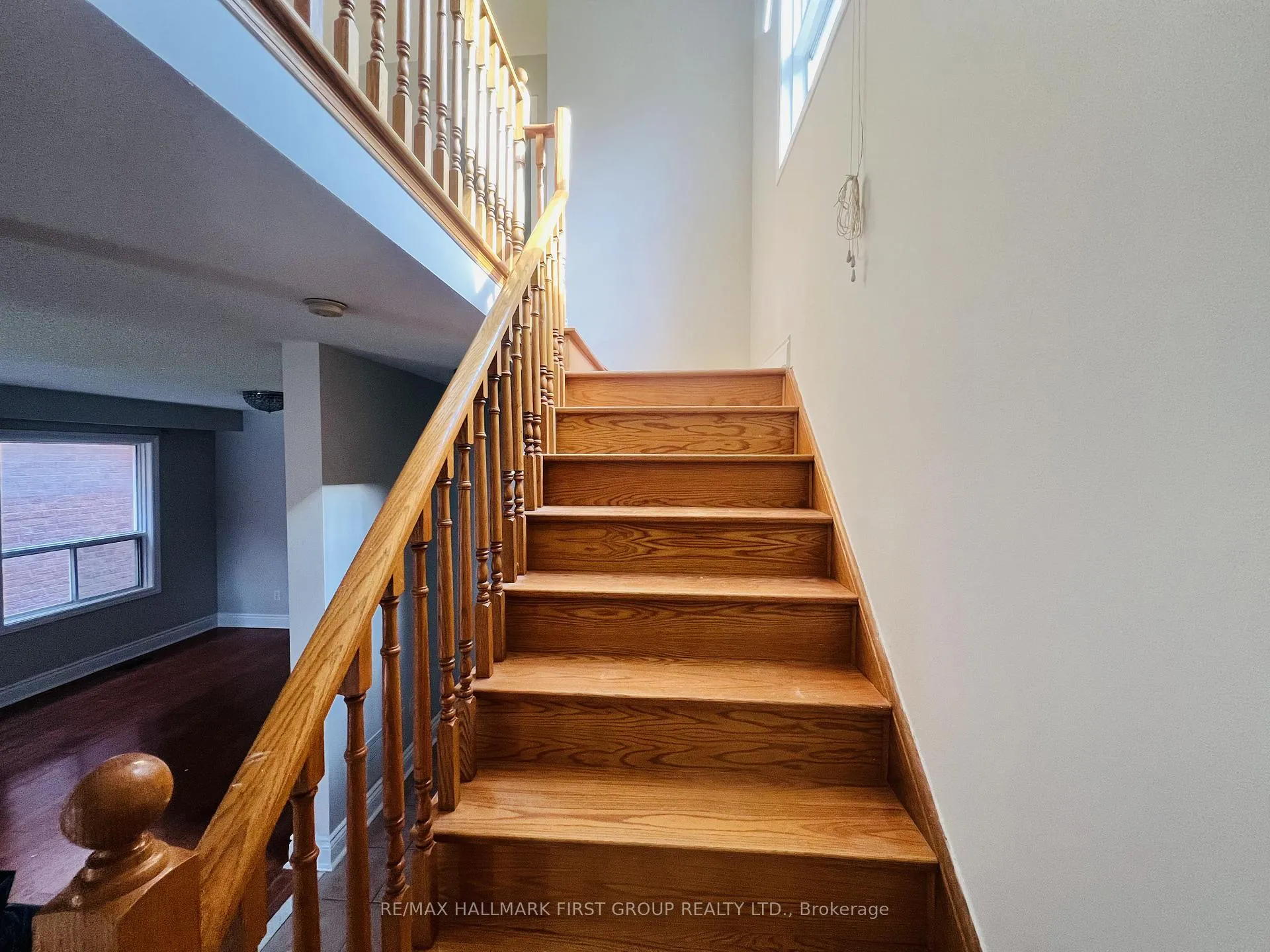Photo 6 of 101 Booth Crescent, Ajax, Central — HOMEH