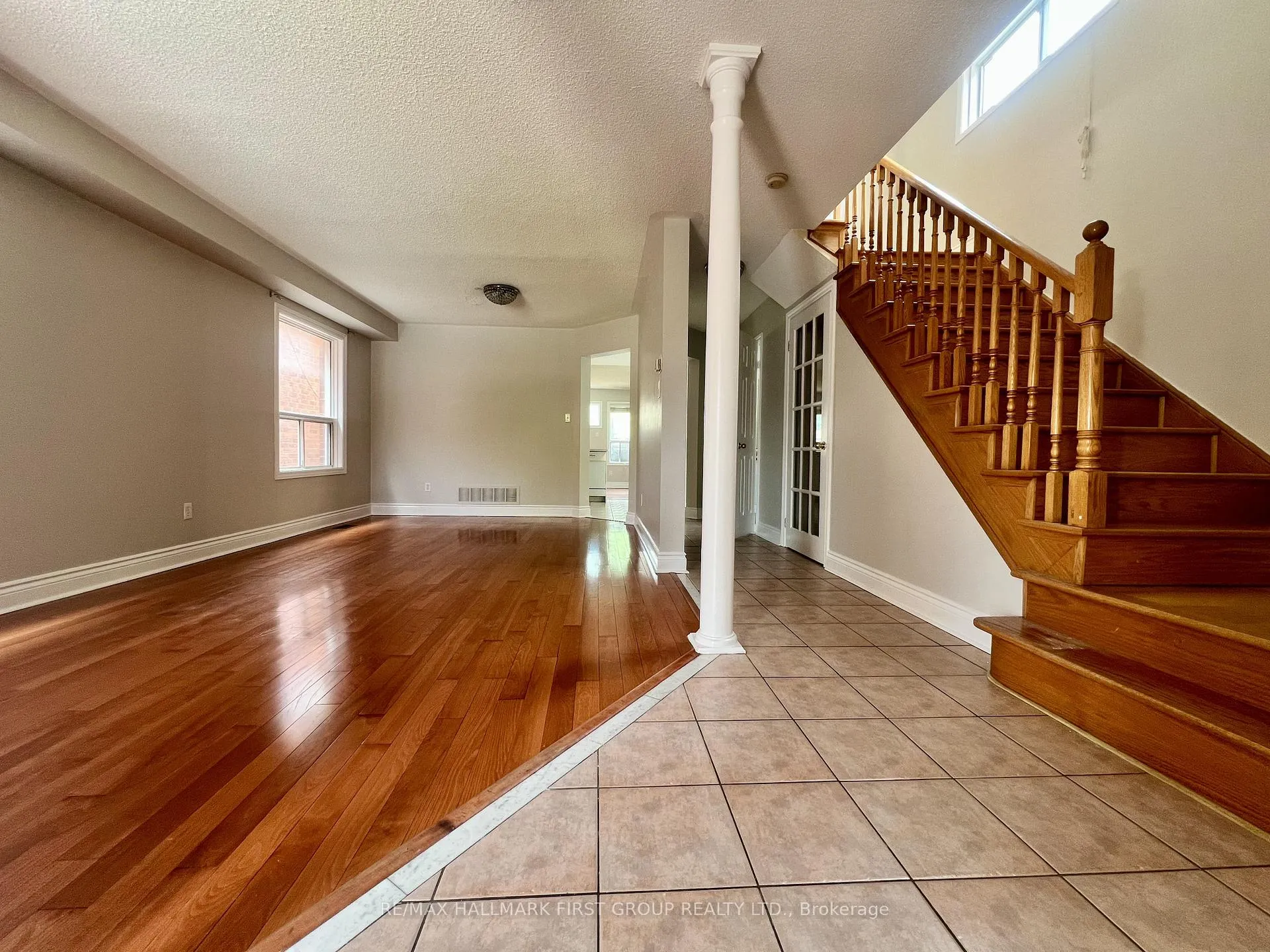 Photo 7 of 101 Booth Crescent, Ajax, Central — HOMEH