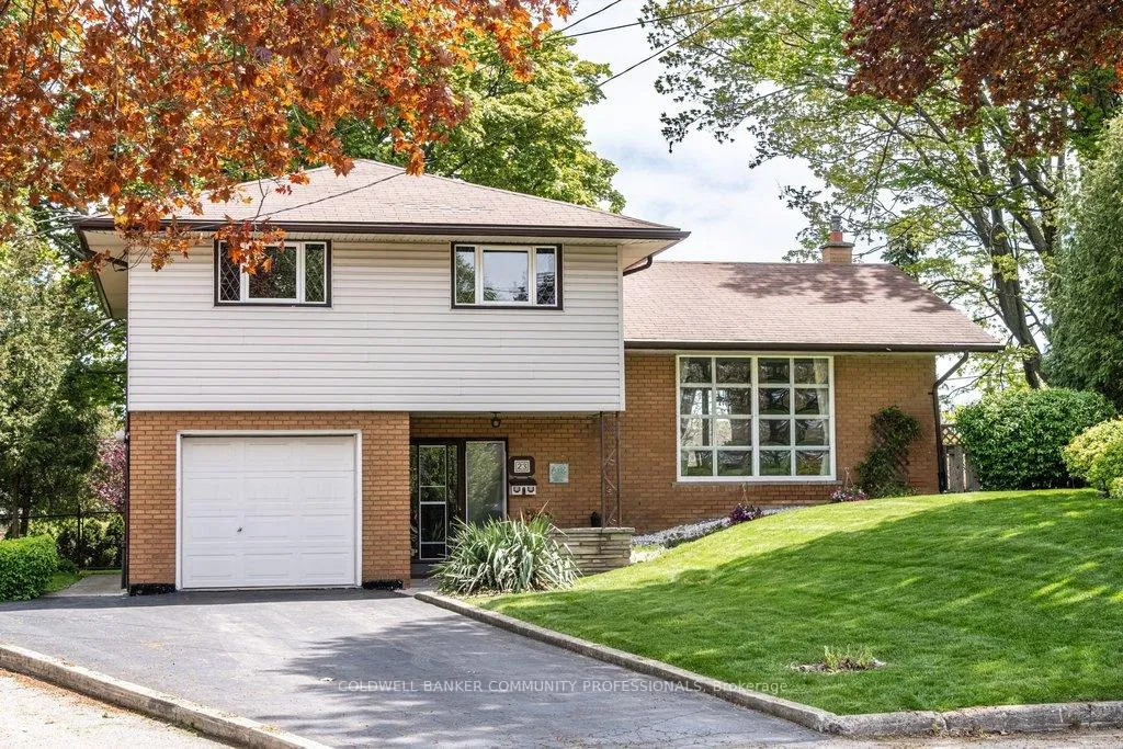 Photo 2 of 23 Keen Court, Hamilton, Huntington — HOMEH
