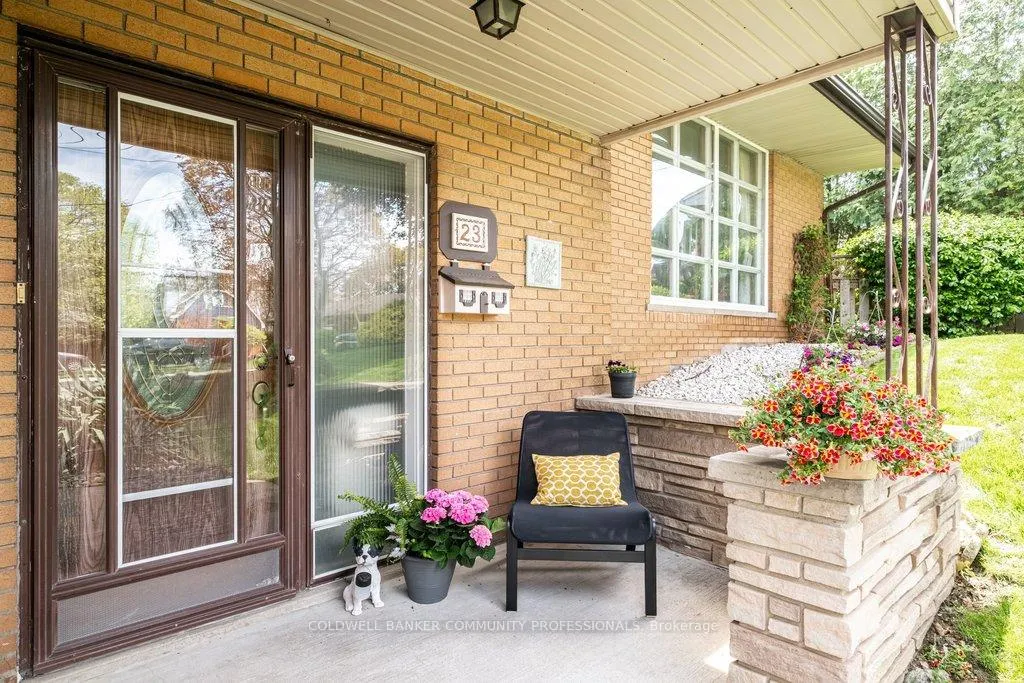 Photo 4 of 23 Keen Court, Hamilton, Huntington — HOMEH