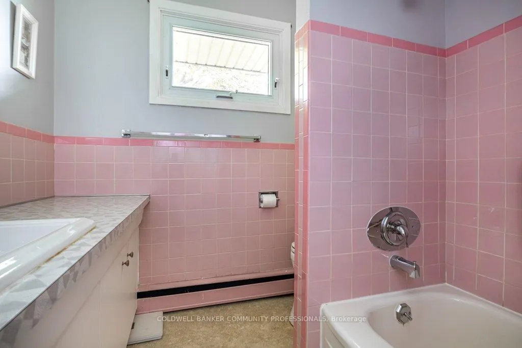 Photo 29 of 23 Keen Court, Hamilton, Huntington — HOMEH
