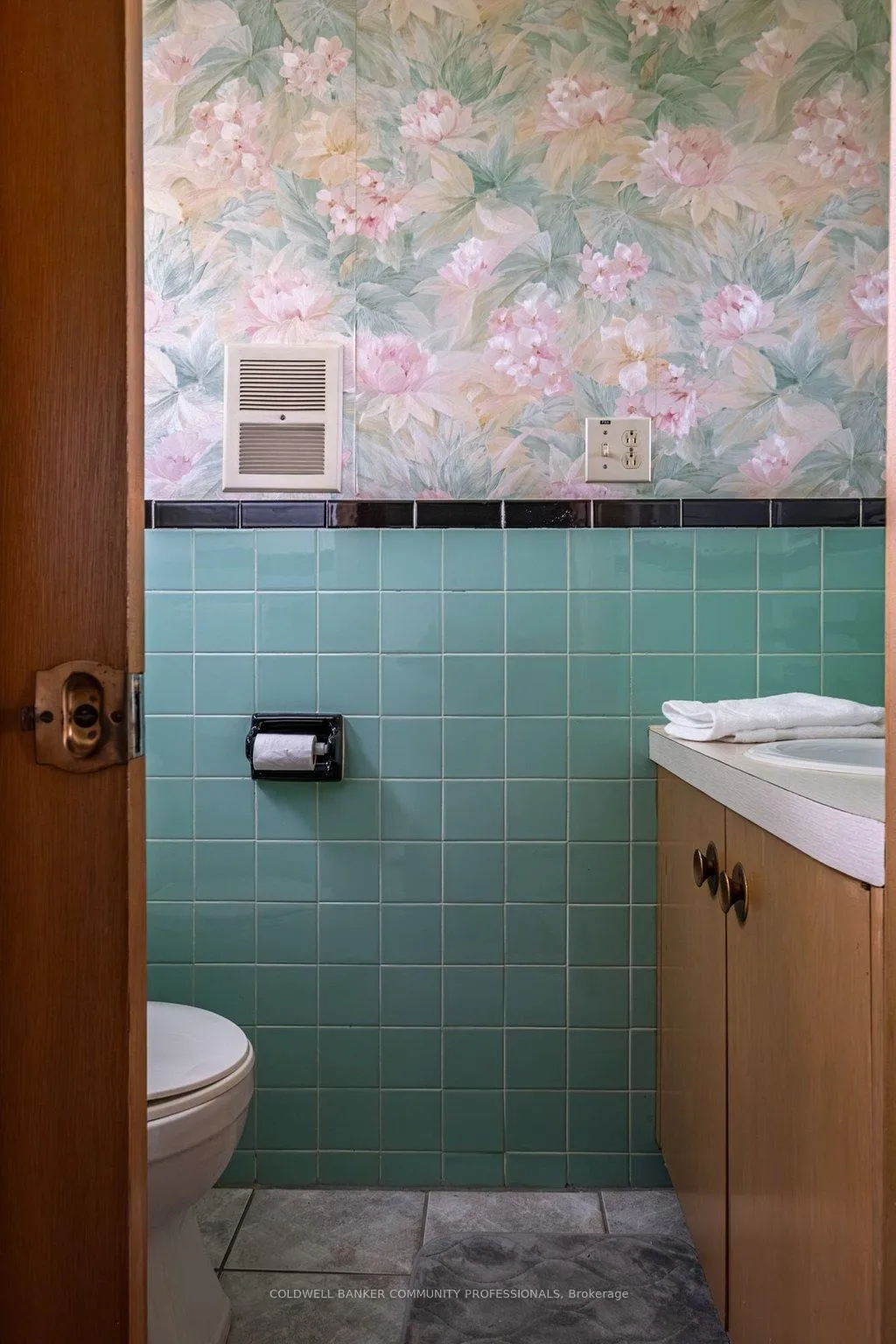 Photo 40 of 23 Keen Court, Hamilton, Huntington — HOMEH