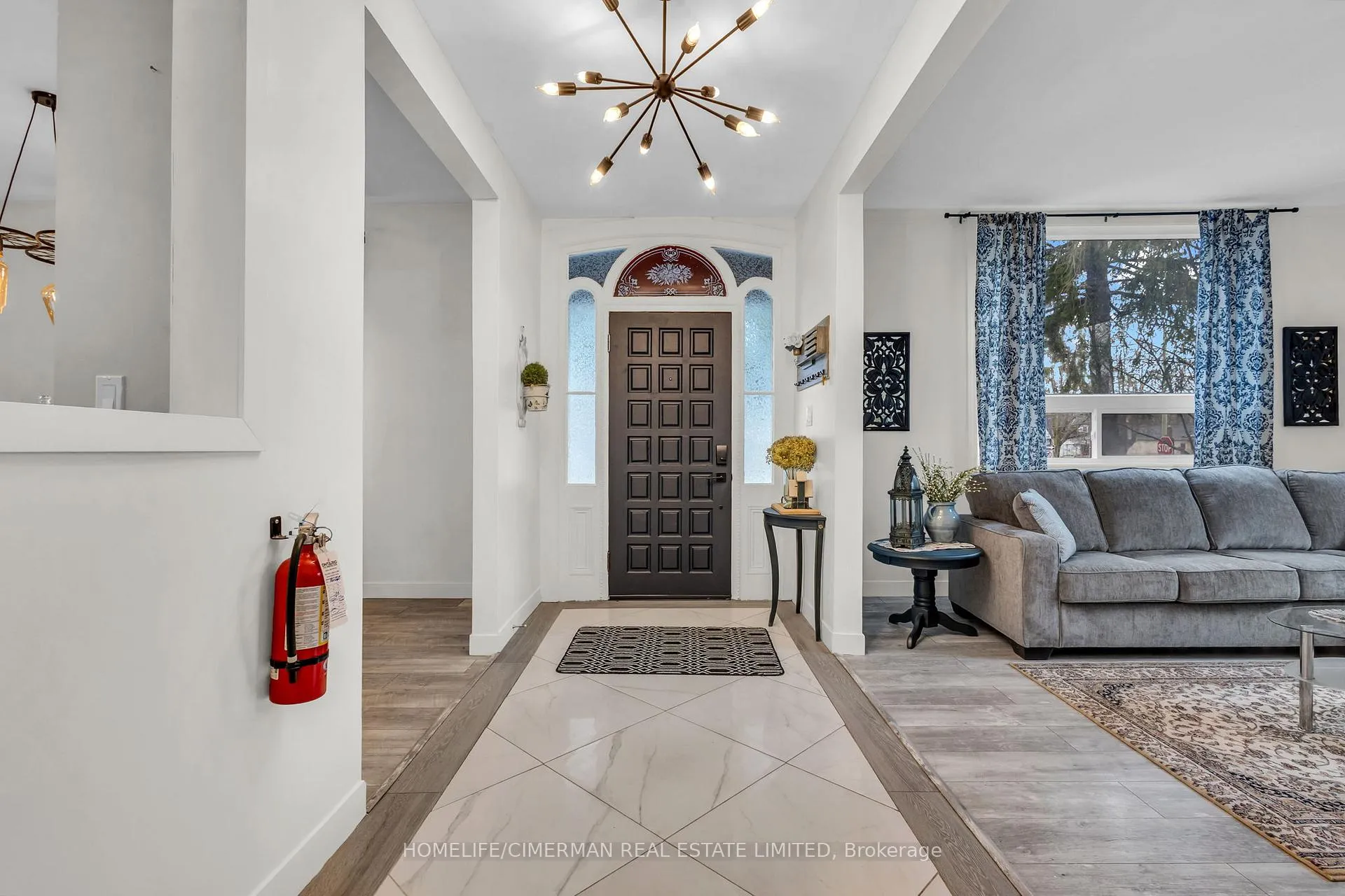 Photo 2 of 406 Grey Street, London, East K — HOMEH