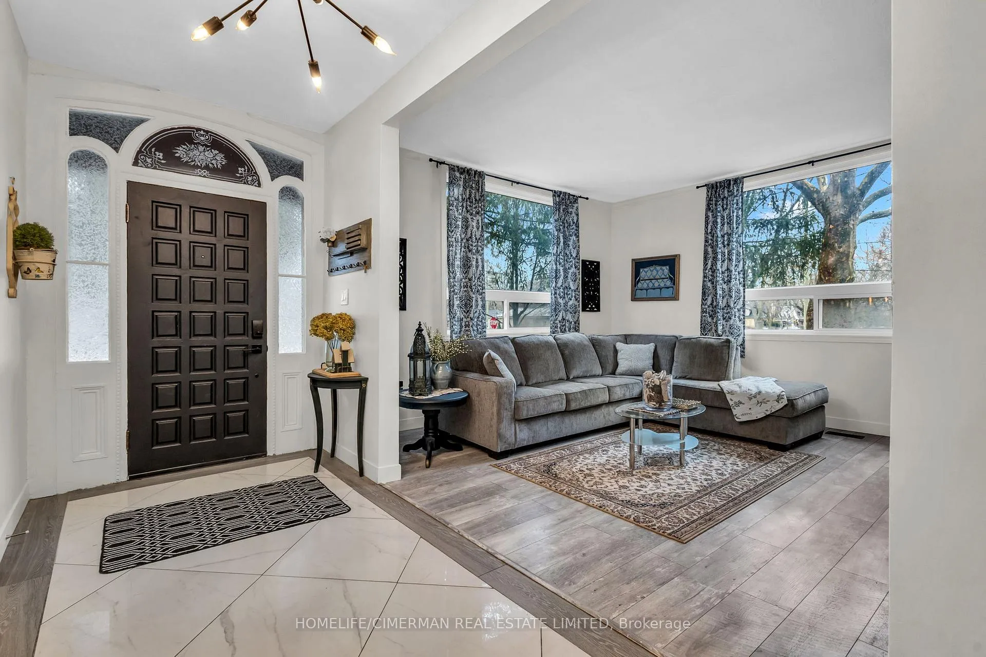 Photo 3 of 406 Grey Street, London, East K — HOMEH