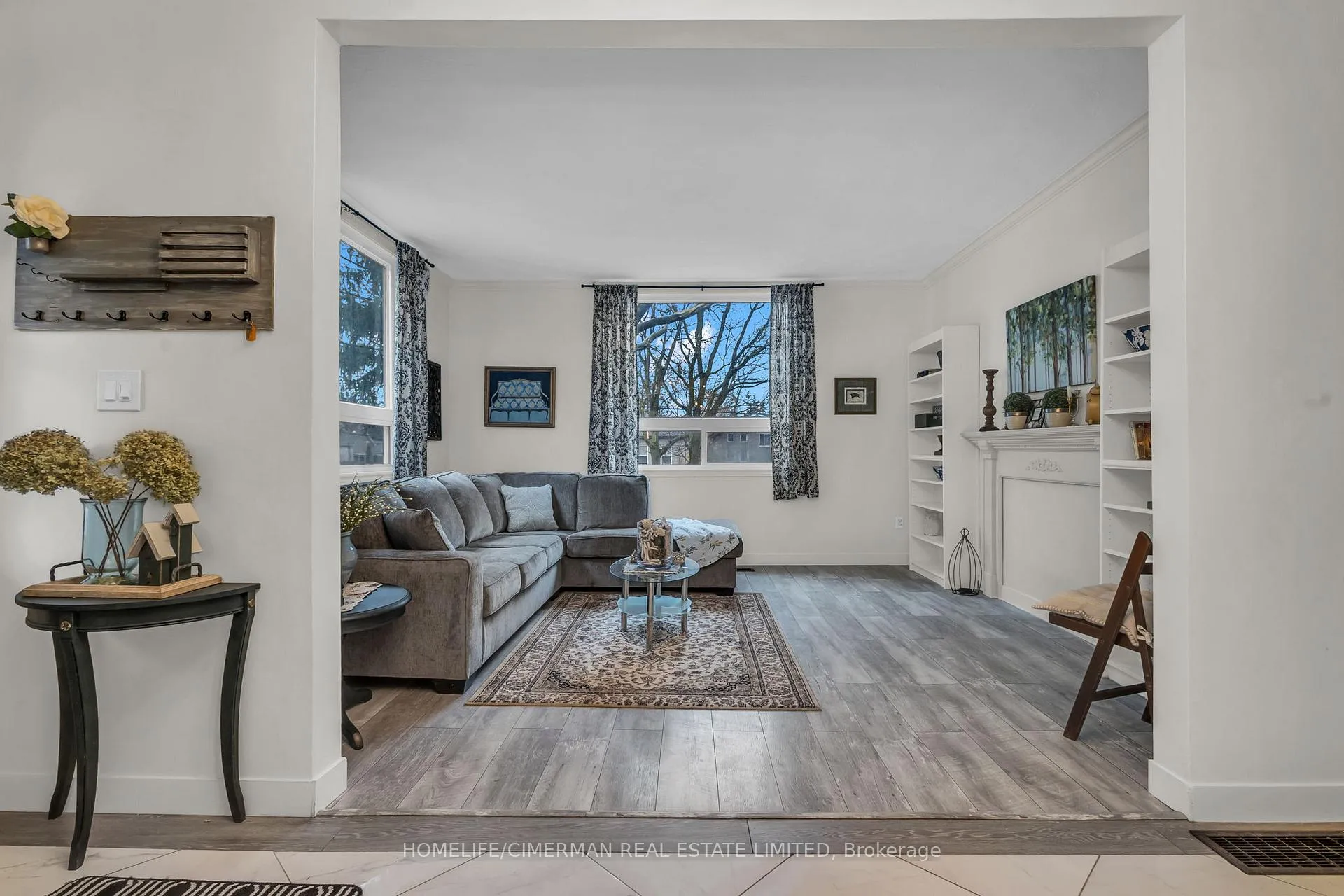 Photo 4 of 406 Grey Street, London, East K — HOMEH