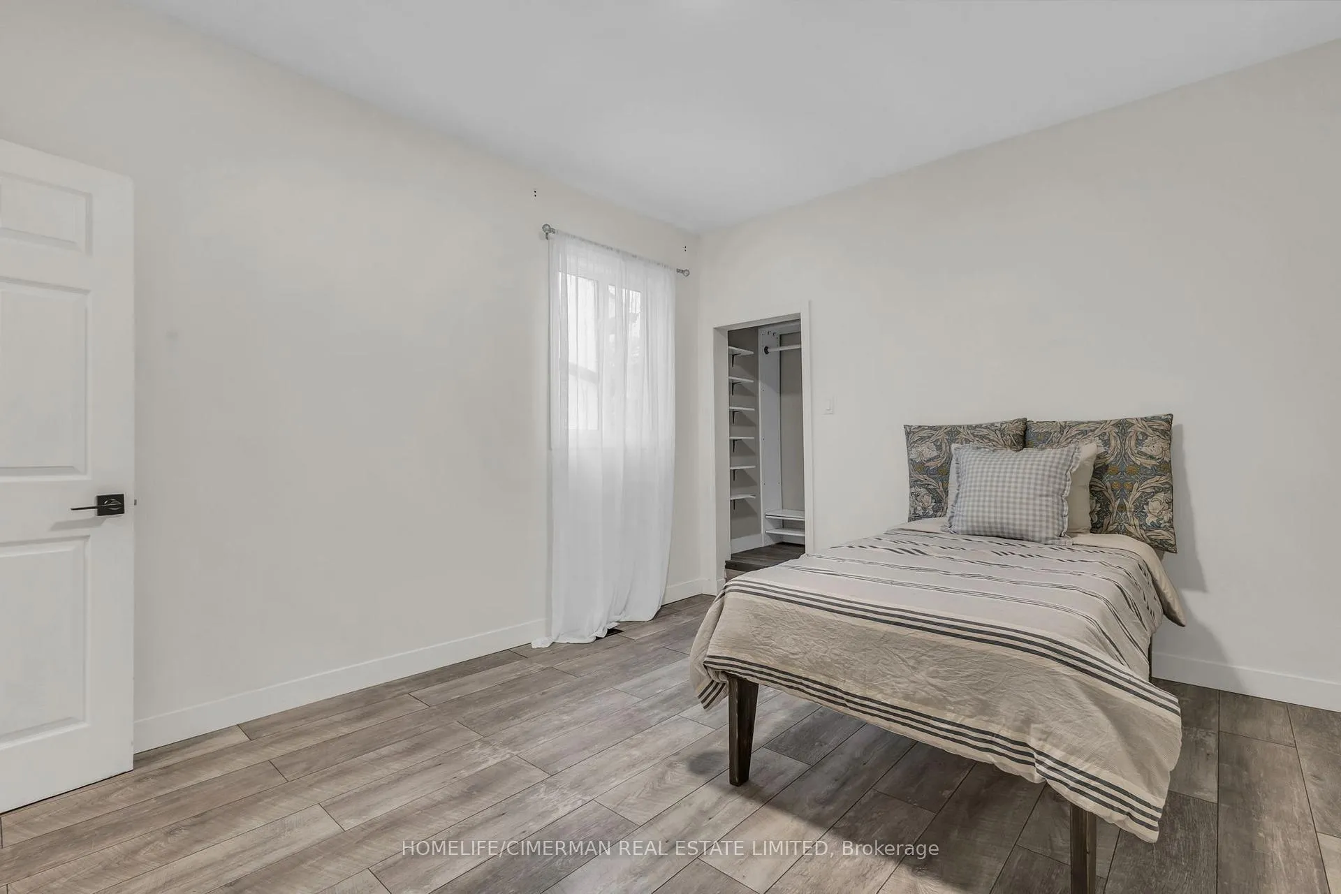 Photo 18 of 406 Grey Street, London, East K — HOMEH