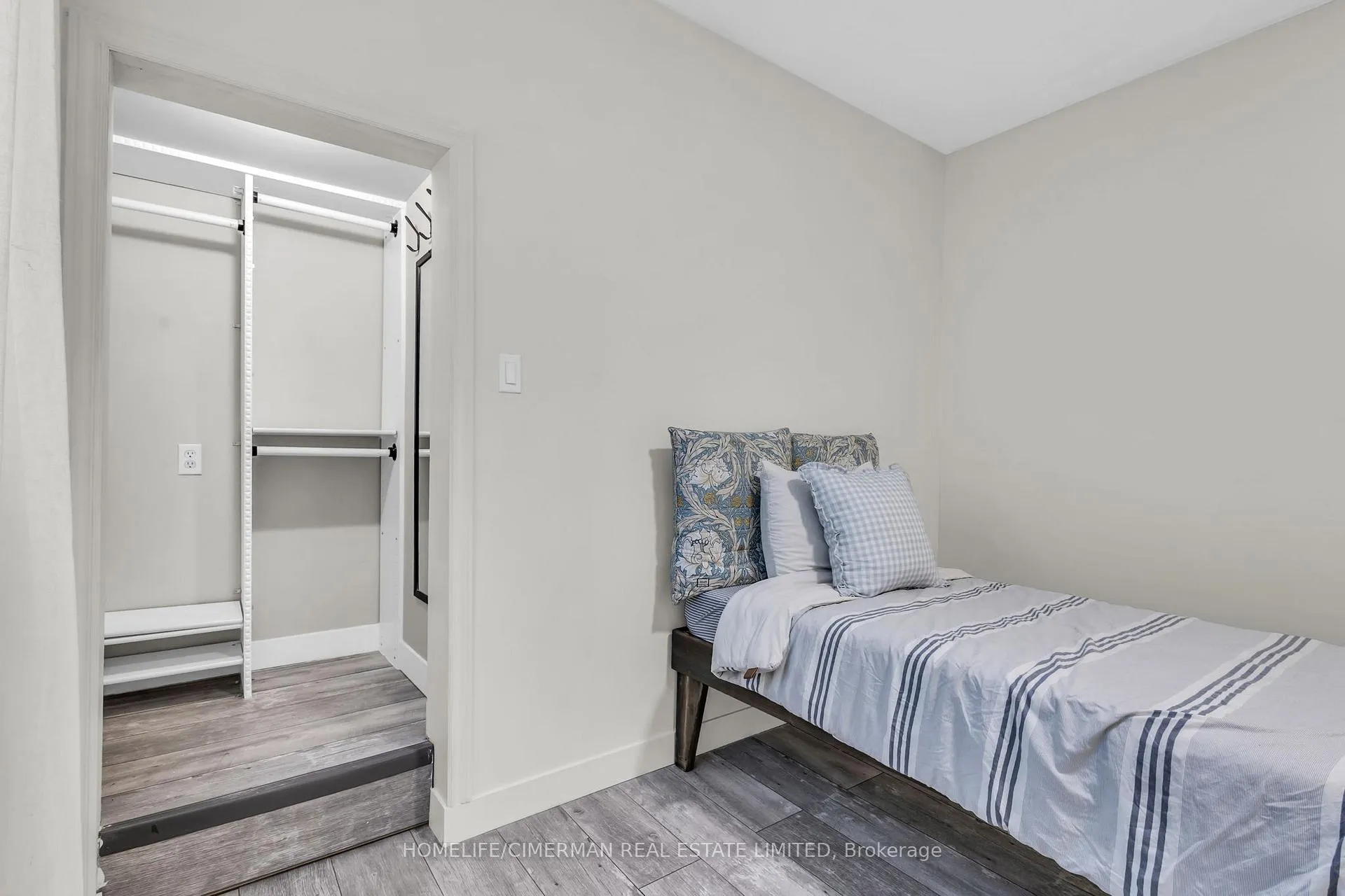 Photo 19 of 406 Grey Street, London, East K — HOMEH