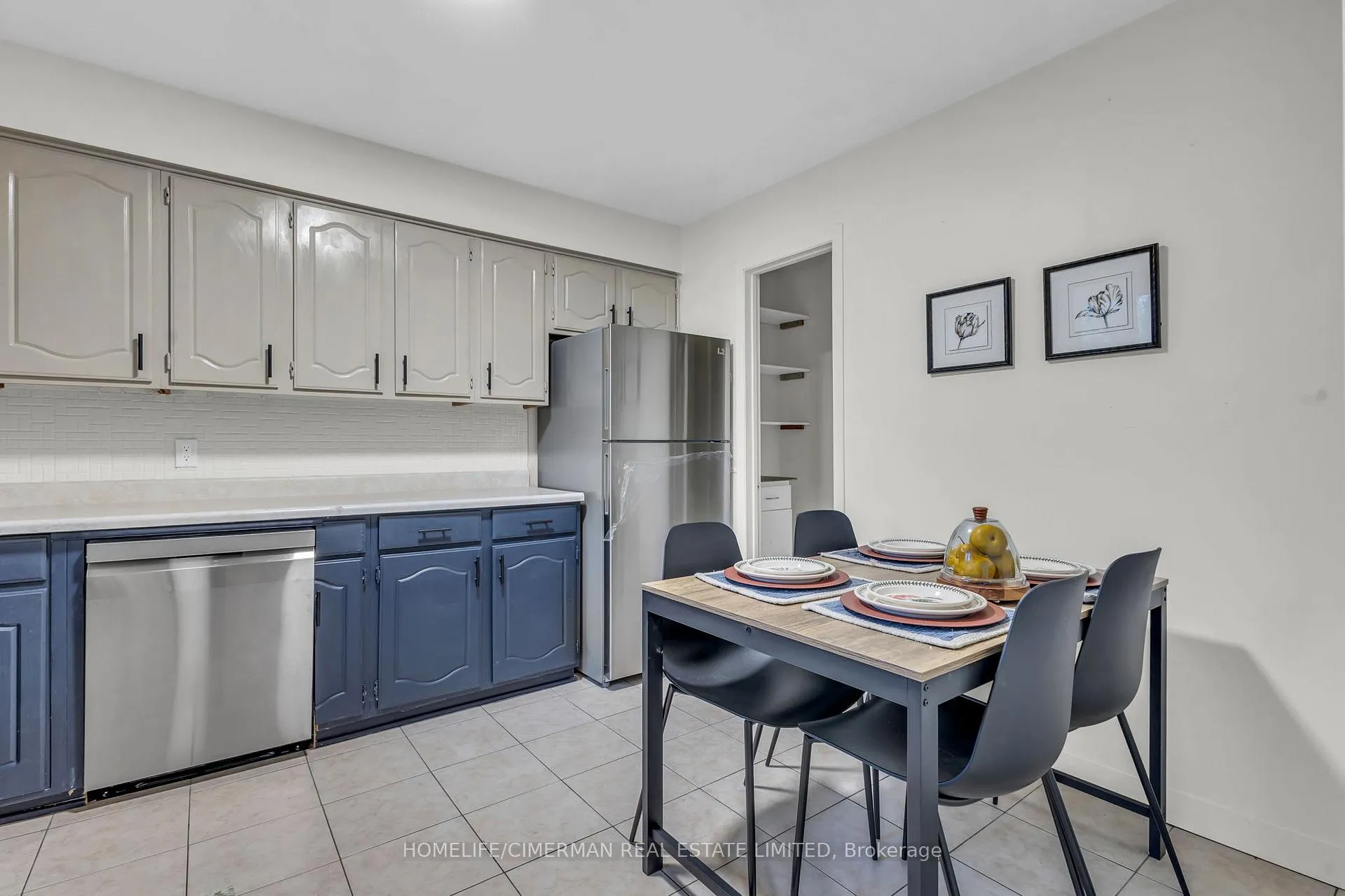 Photo 34 of 406 Grey Street, London, East K — HOMEH
