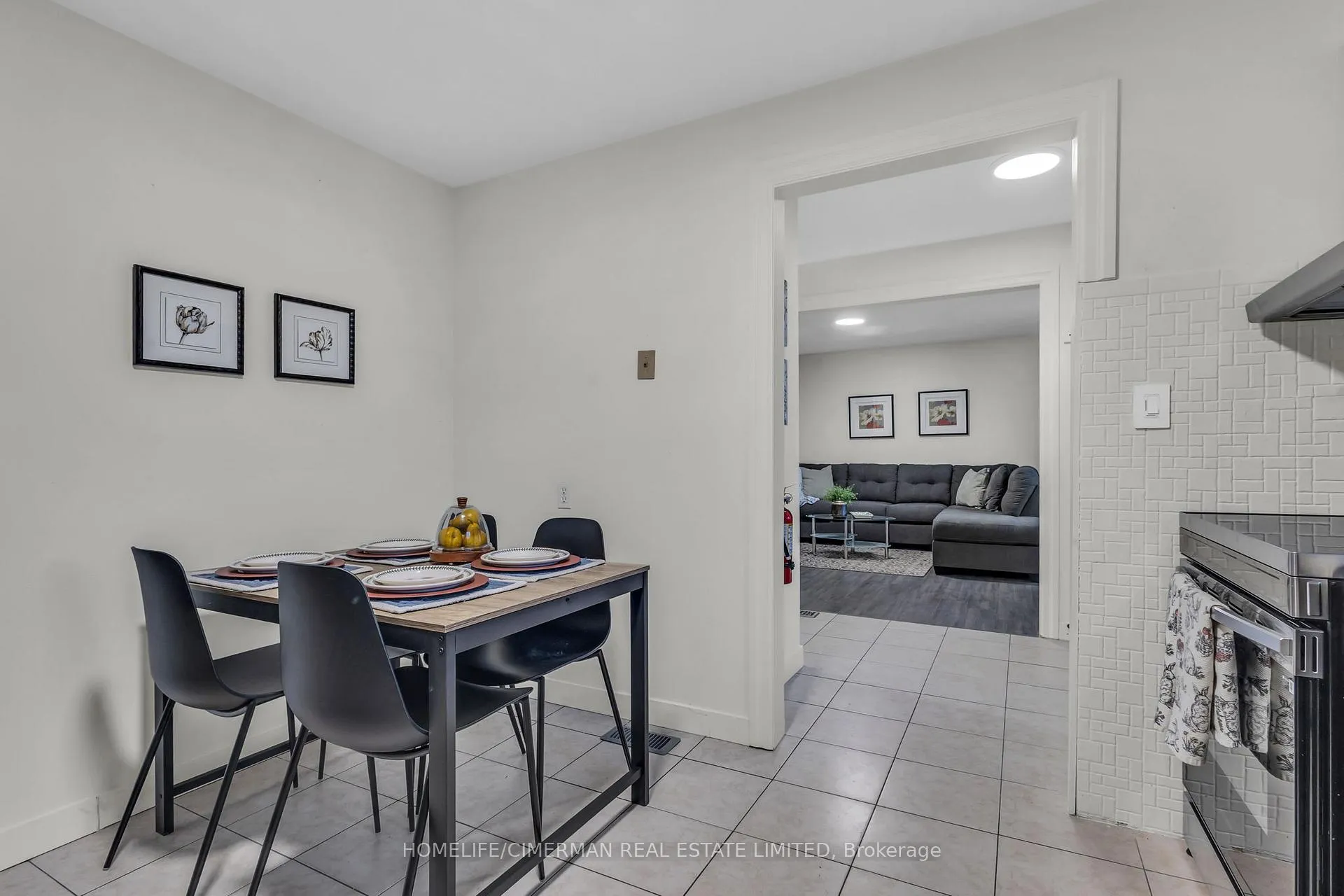 Photo 35 of 406 Grey Street, London, East K — HOMEH